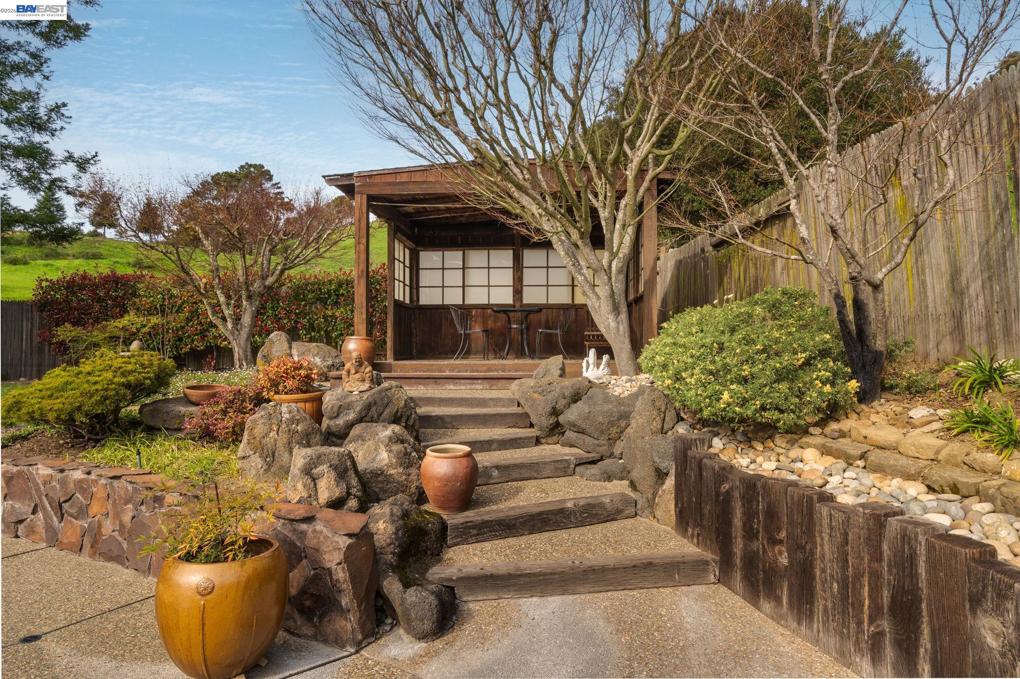 Detail Gallery Image 30 of 36 For 18540 Mesa Verde Way, Castro Valley,  CA 94552 - 4 Beds | 2/1 Baths