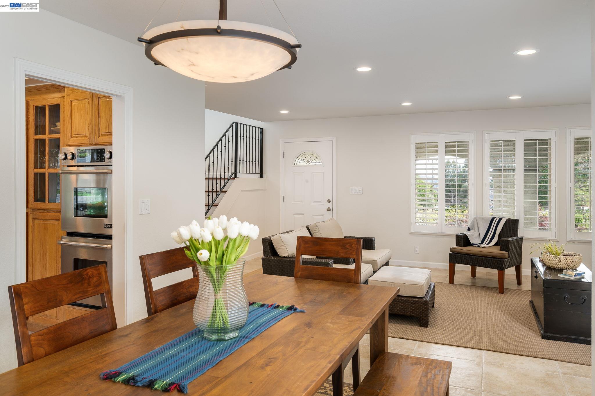 Detail Gallery Image 7 of 36 For 18540 Mesa Verde Way, Castro Valley,  CA 94552 - 4 Beds | 2/1 Baths