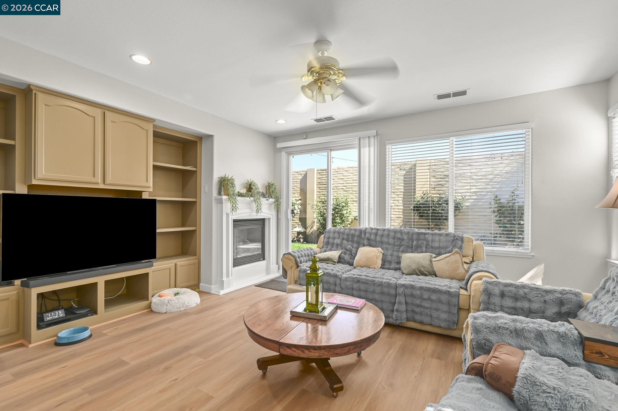 Detail Gallery Image 8 of 26 For 4736 Mammouth Ln, Oakley,  CA 94561 - 4 Beds | 2 Baths