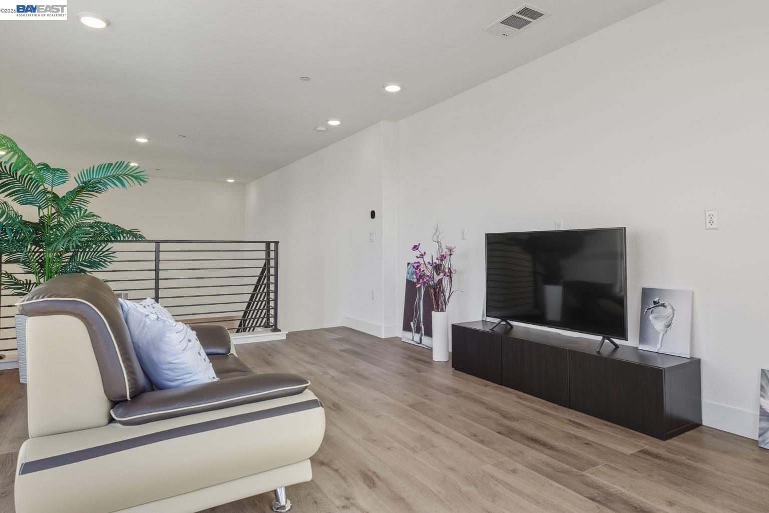 Photo #43: 41128395 Listing: Photo #43