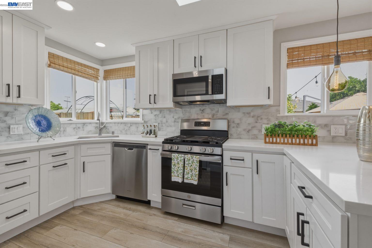 Detail Gallery Image 13 of 45 For 1224 Lucille St, San Leandro,  CA 94577 - 3 Beds | 2 Baths