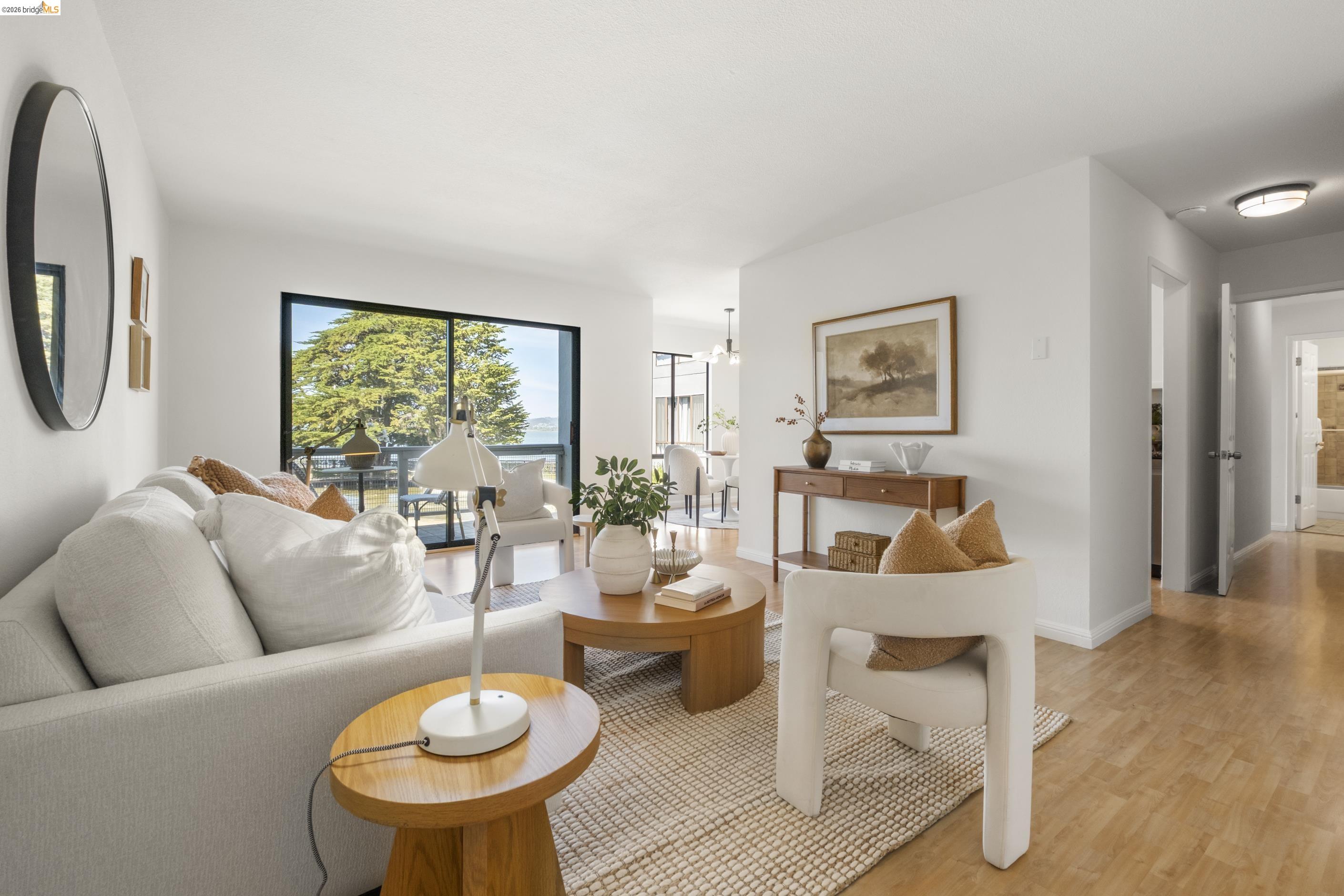 Photo #1: 41128398 Listing: Photo #1