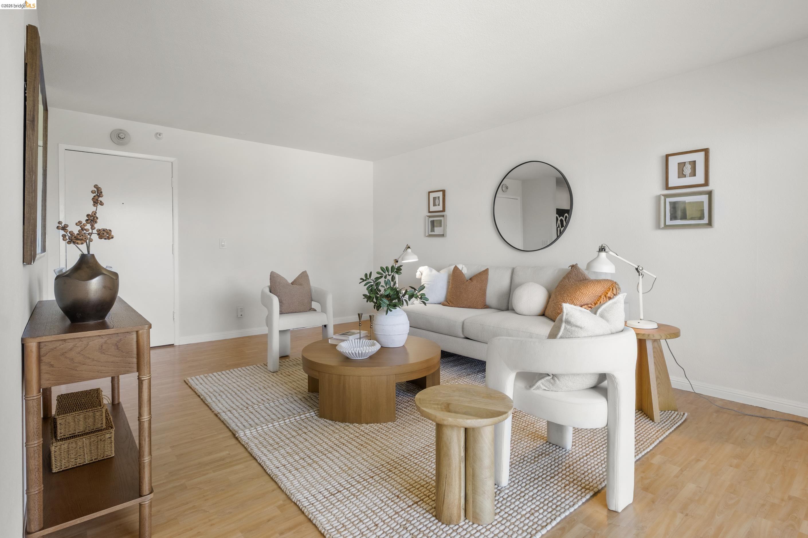 Browse active condo listings in EMERYVILLE