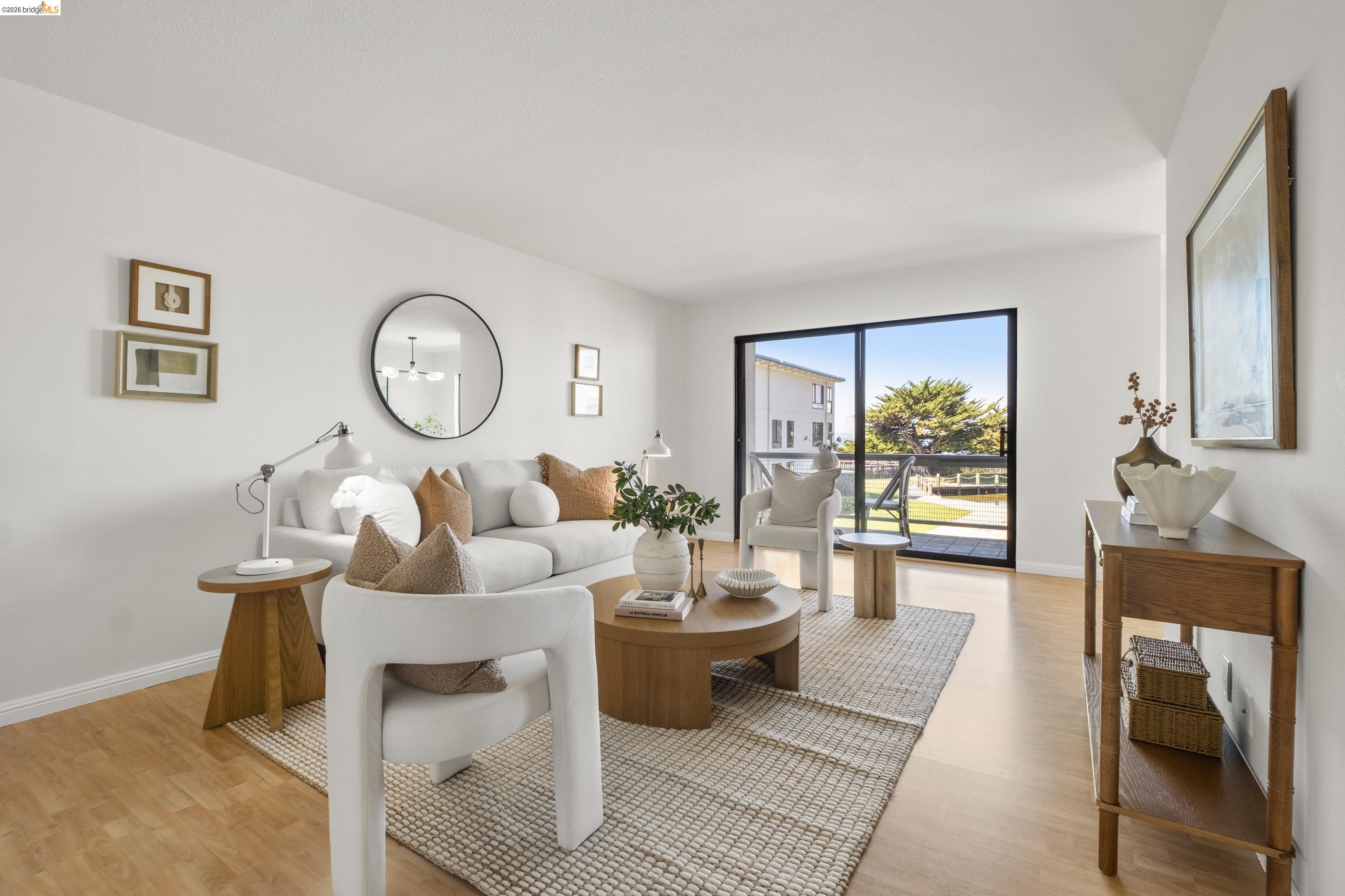 Photo #2: 41128398 Listing: Photo #2