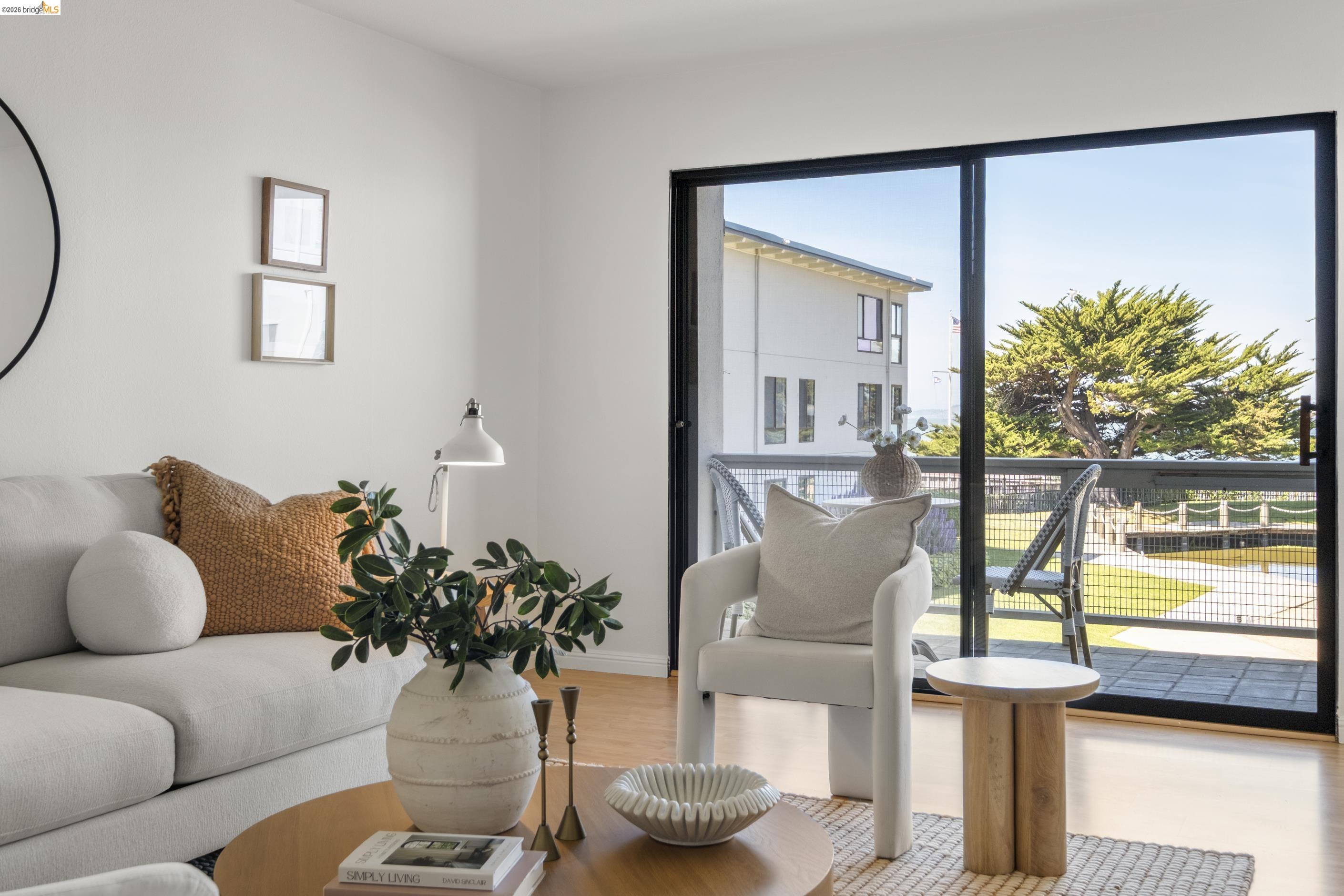 Photo #3: 41128398 Listing: Photo #3