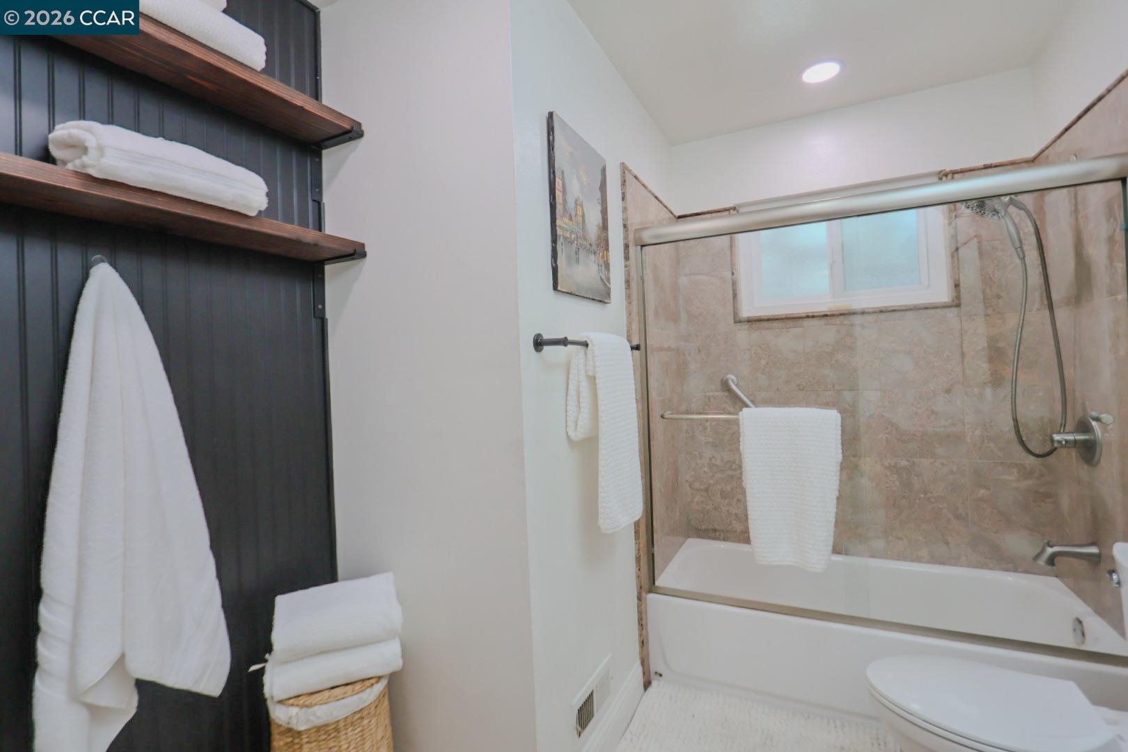 Detail Gallery Image 16 of 22 For 1793 Live Oak Ave, Concord,  CA 94521 - 4 Beds | 2 Baths