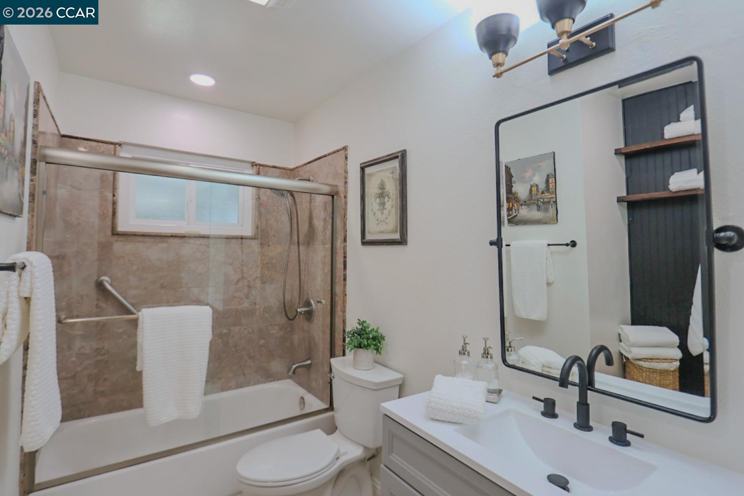 Detail Gallery Image 17 of 22 For 1793 Live Oak Ave, Concord,  CA 94521 - 4 Beds | 2 Baths