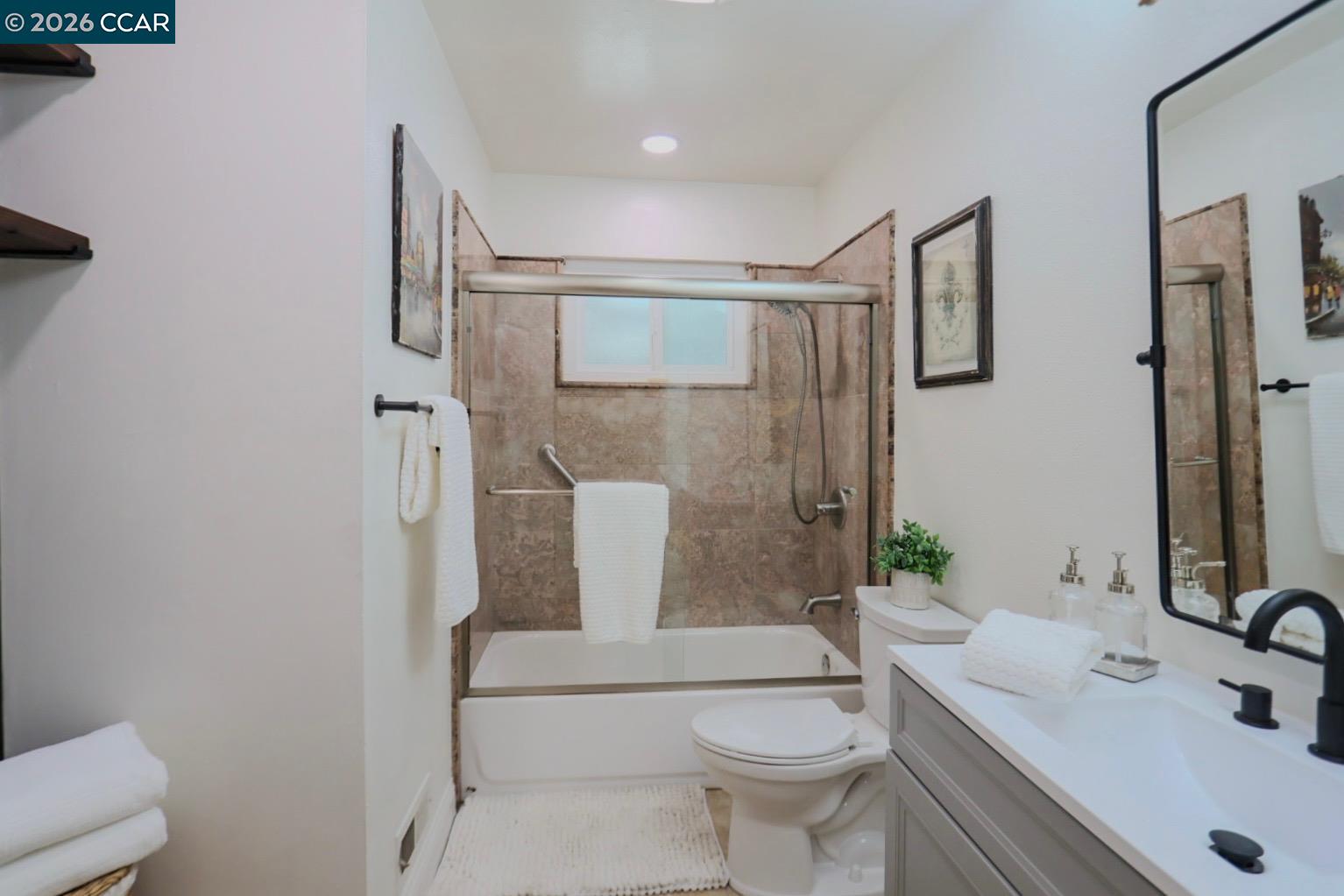 Detail Gallery Image 18 of 22 For 1793 Live Oak Ave, Concord,  CA 94521 - 4 Beds | 2 Baths