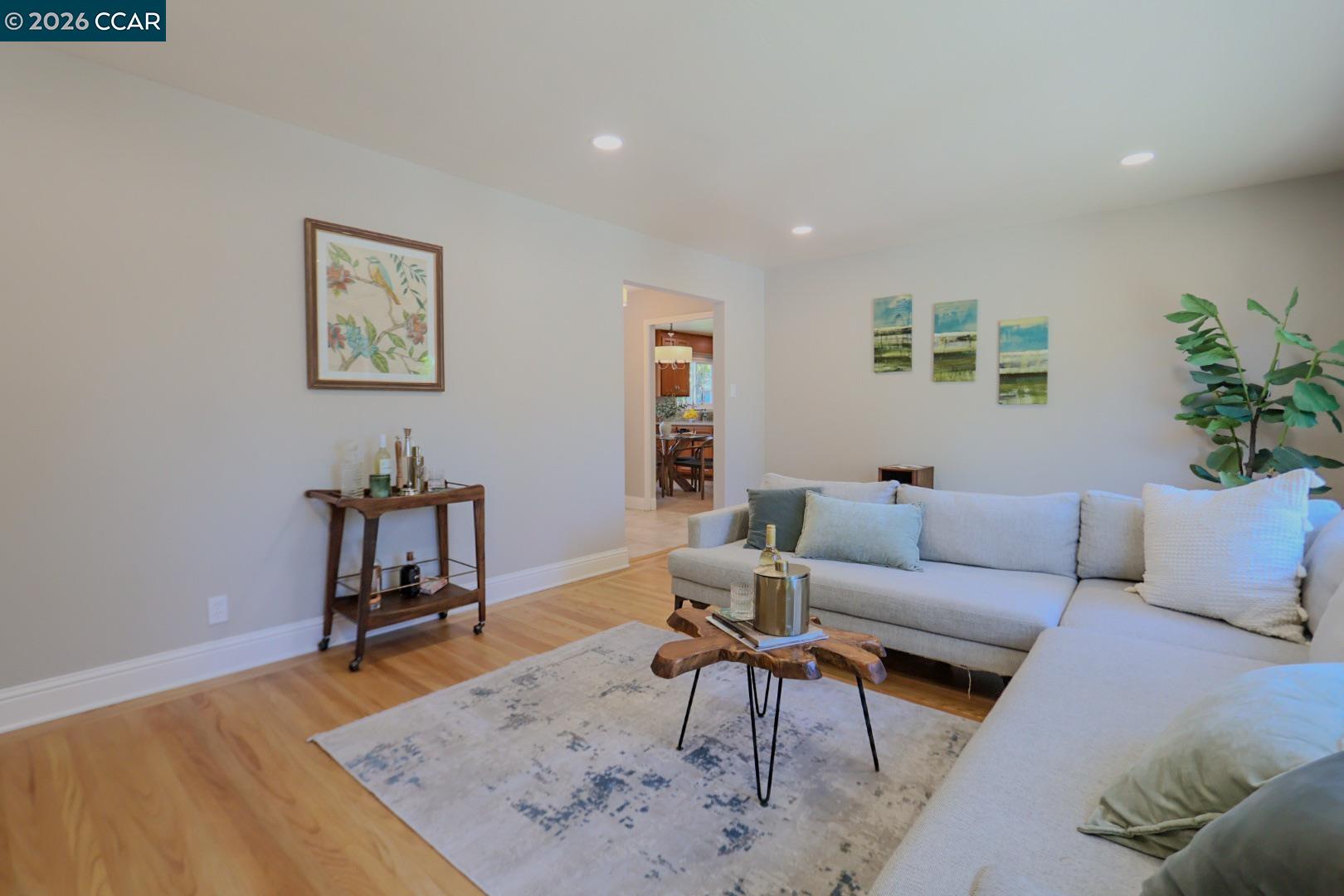 Detail Gallery Image 5 of 22 For 1793 Live Oak Ave, Concord,  CA 94521 - 4 Beds | 2 Baths