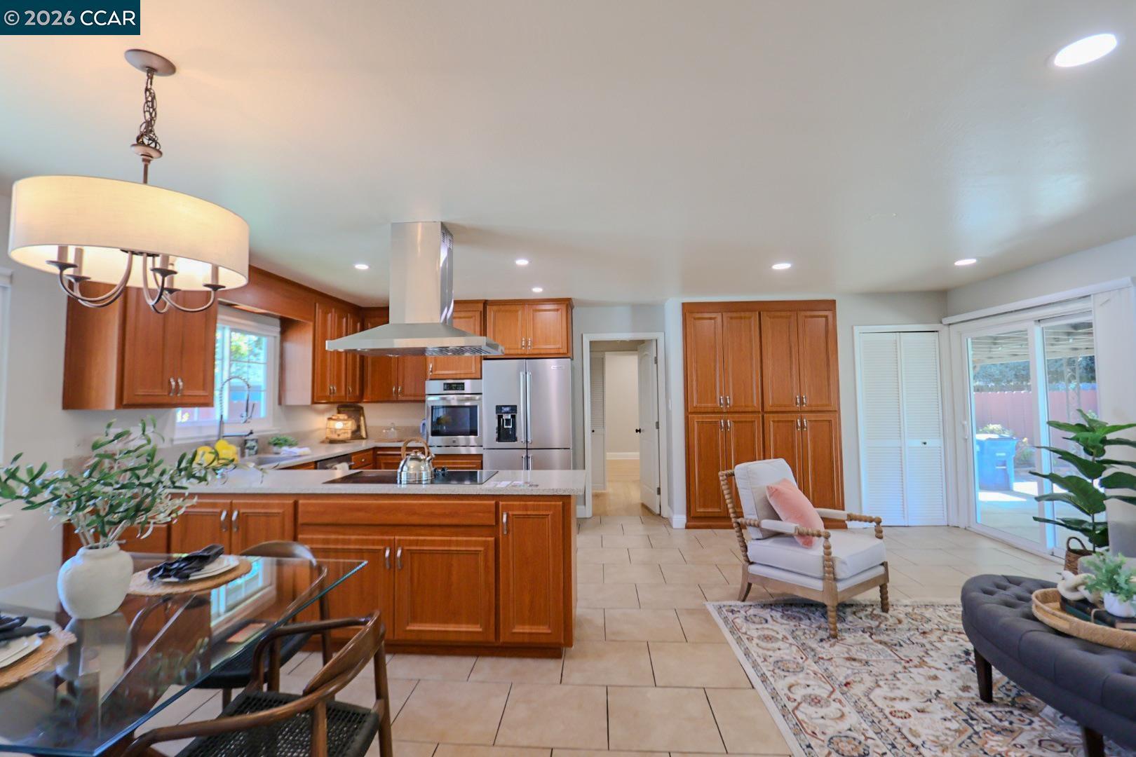 Detail Gallery Image 7 of 22 For 1793 Live Oak Ave, Concord,  CA 94521 - 4 Beds | 2 Baths