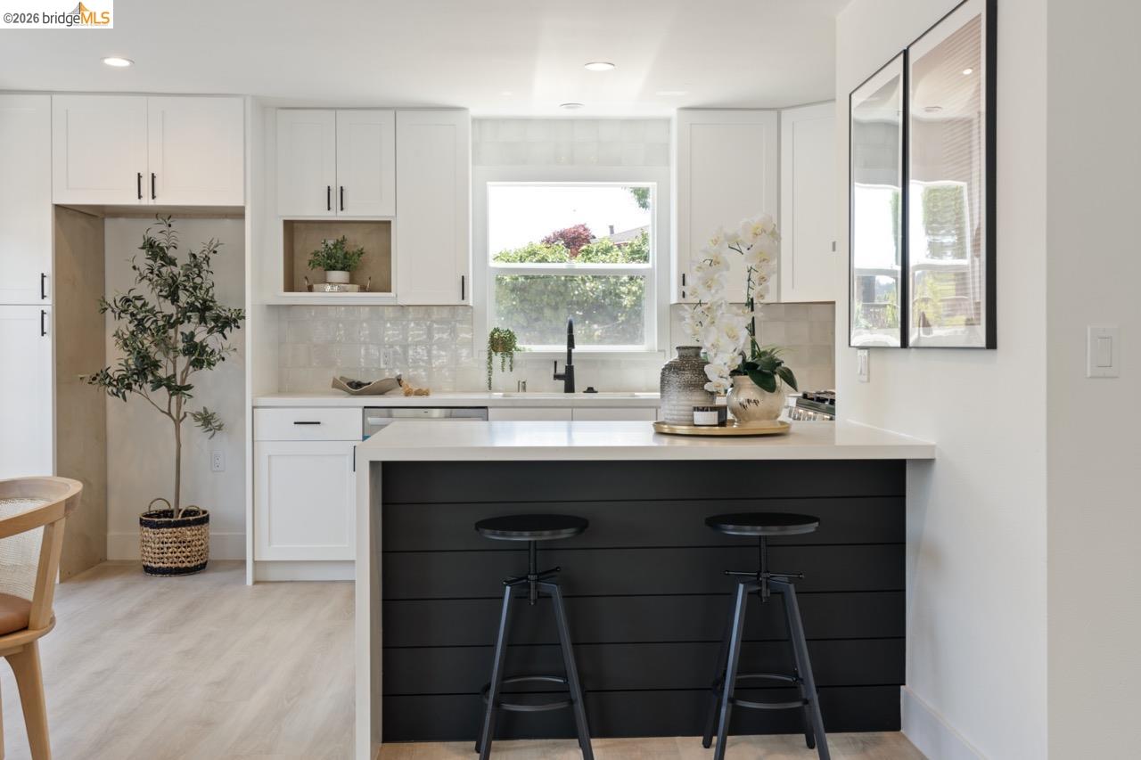 Detail Gallery Image 16 of 37 For 1923 Thompson Ln, El Sobrante,  CA 94803 - 2 Beds | 1/1 Baths