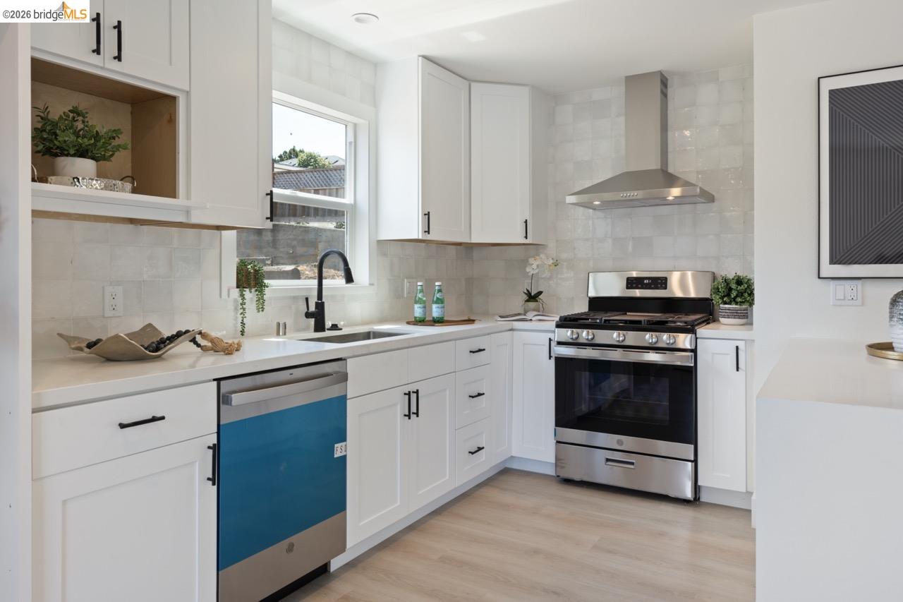 Detail Gallery Image 18 of 37 For 1923 Thompson Ln, El Sobrante,  CA 94803 - 2 Beds | 1/1 Baths