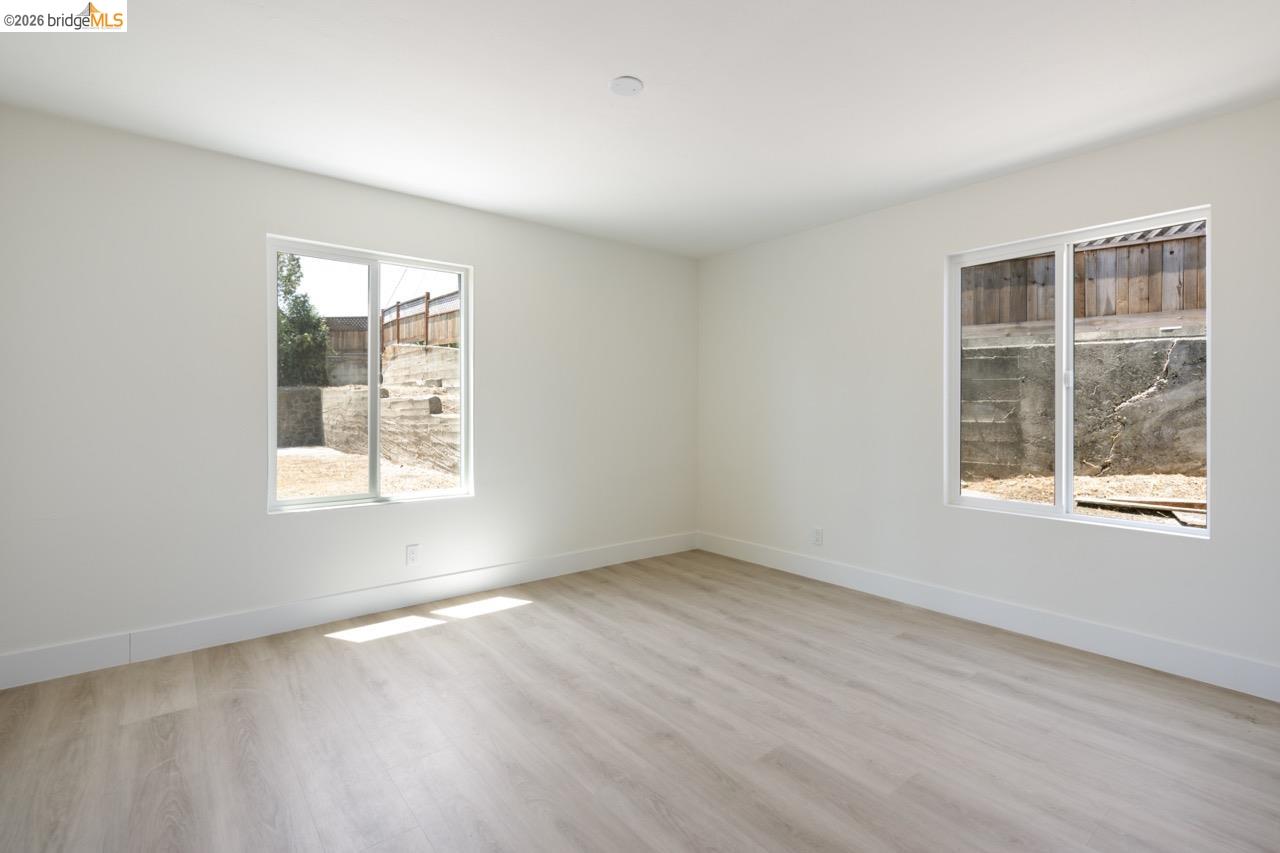 Detail Gallery Image 21 of 37 For 1923 Thompson Ln, El Sobrante,  CA 94803 - 2 Beds | 1/1 Baths