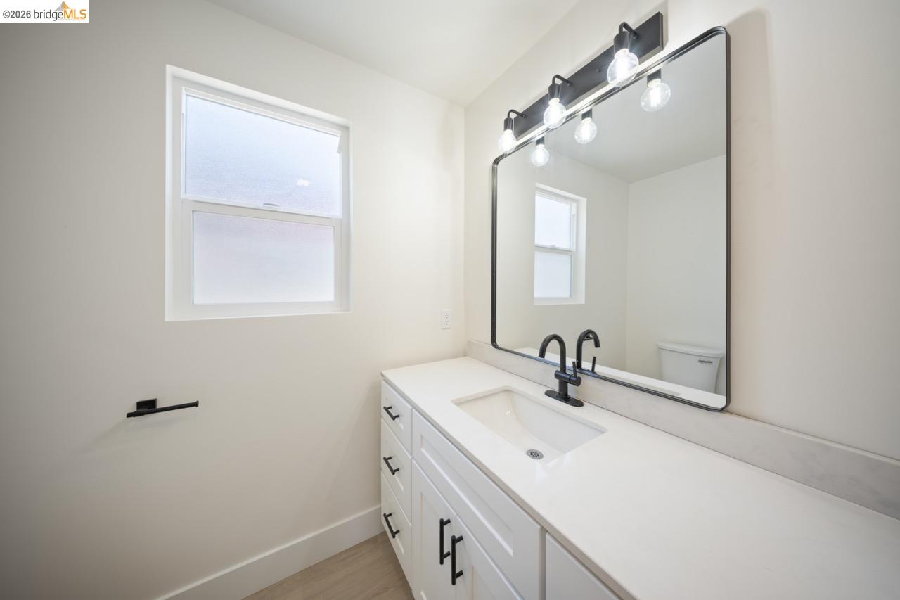 Detail Gallery Image 26 of 37 For 1923 Thompson Ln, El Sobrante,  CA 94803 - 2 Beds | 1/1 Baths