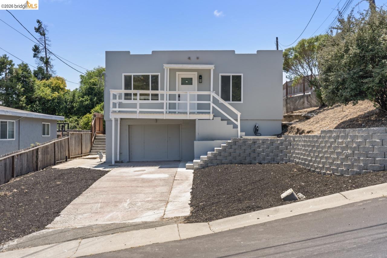 Detail Gallery Image 4 of 37 For 1923 Thompson Ln, El Sobrante,  CA 94803 - 2 Beds | 1/1 Baths