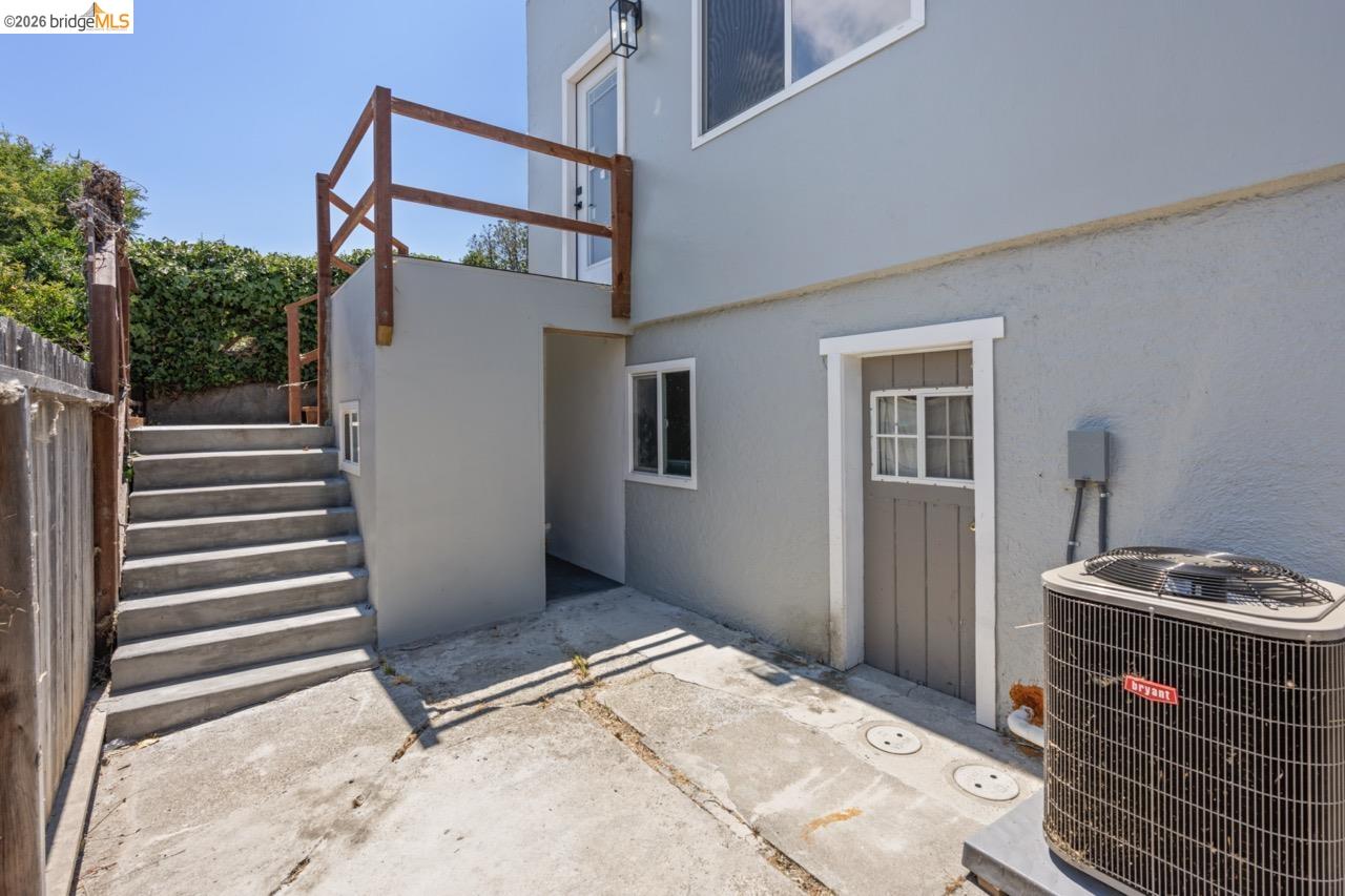 Detail Gallery Image 29 of 37 For 1923 Thompson Ln, El Sobrante,  CA 94803 - 2 Beds | 1/1 Baths