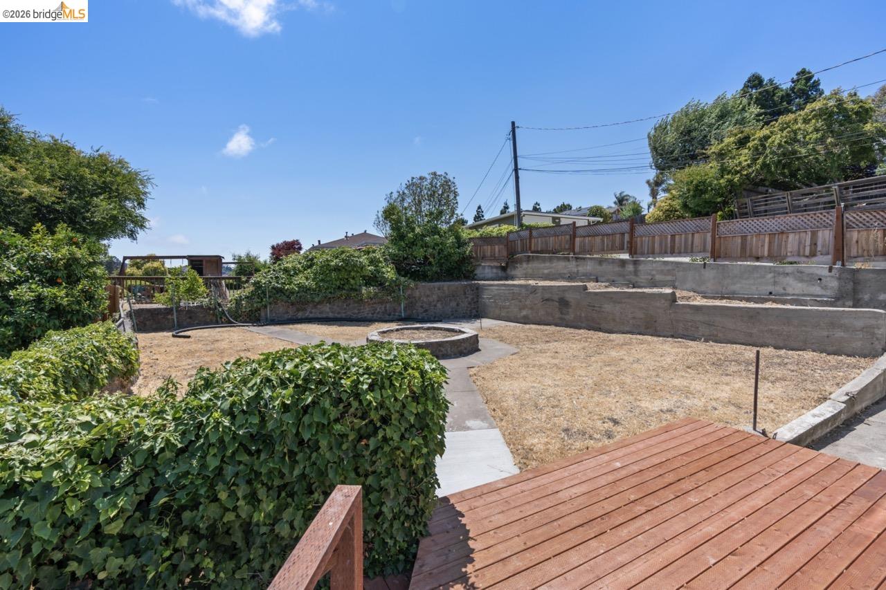 Detail Gallery Image 31 of 37 For 1923 Thompson Ln, El Sobrante,  CA 94803 - 2 Beds | 1/1 Baths