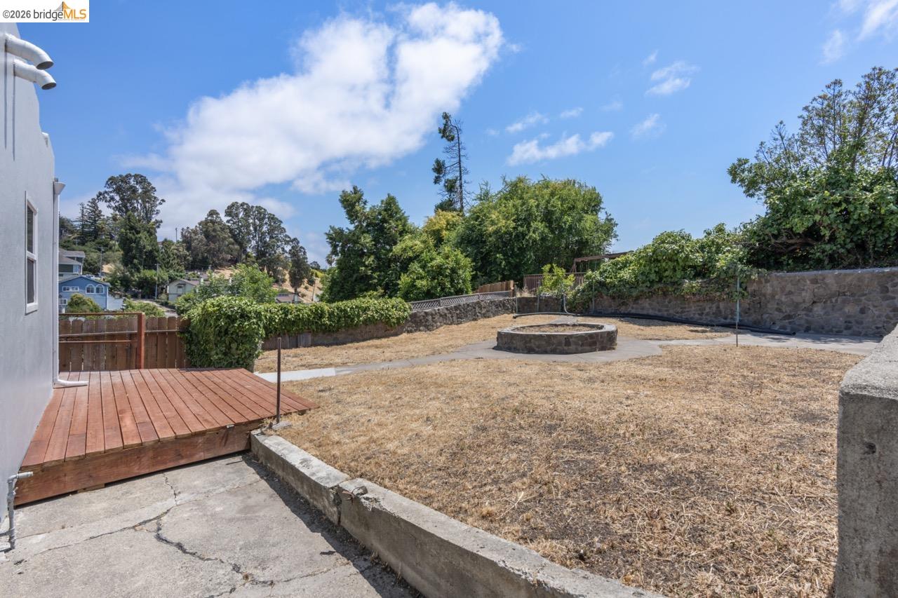 Detail Gallery Image 32 of 37 For 1923 Thompson Ln, El Sobrante,  CA 94803 - 2 Beds | 1/1 Baths