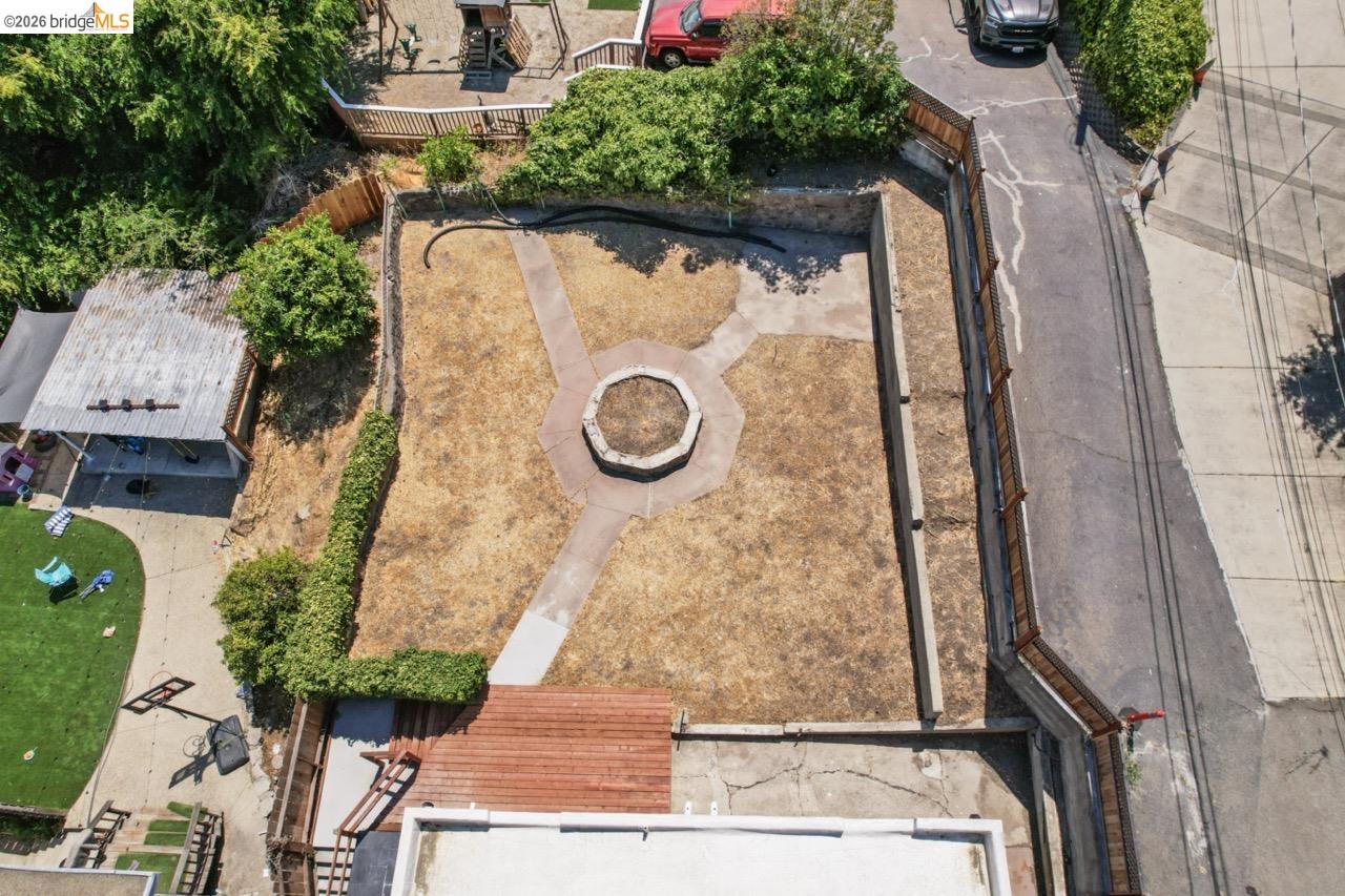 Detail Gallery Image 36 of 37 For 1923 Thompson Ln, El Sobrante,  CA 94803 - 2 Beds | 1/1 Baths