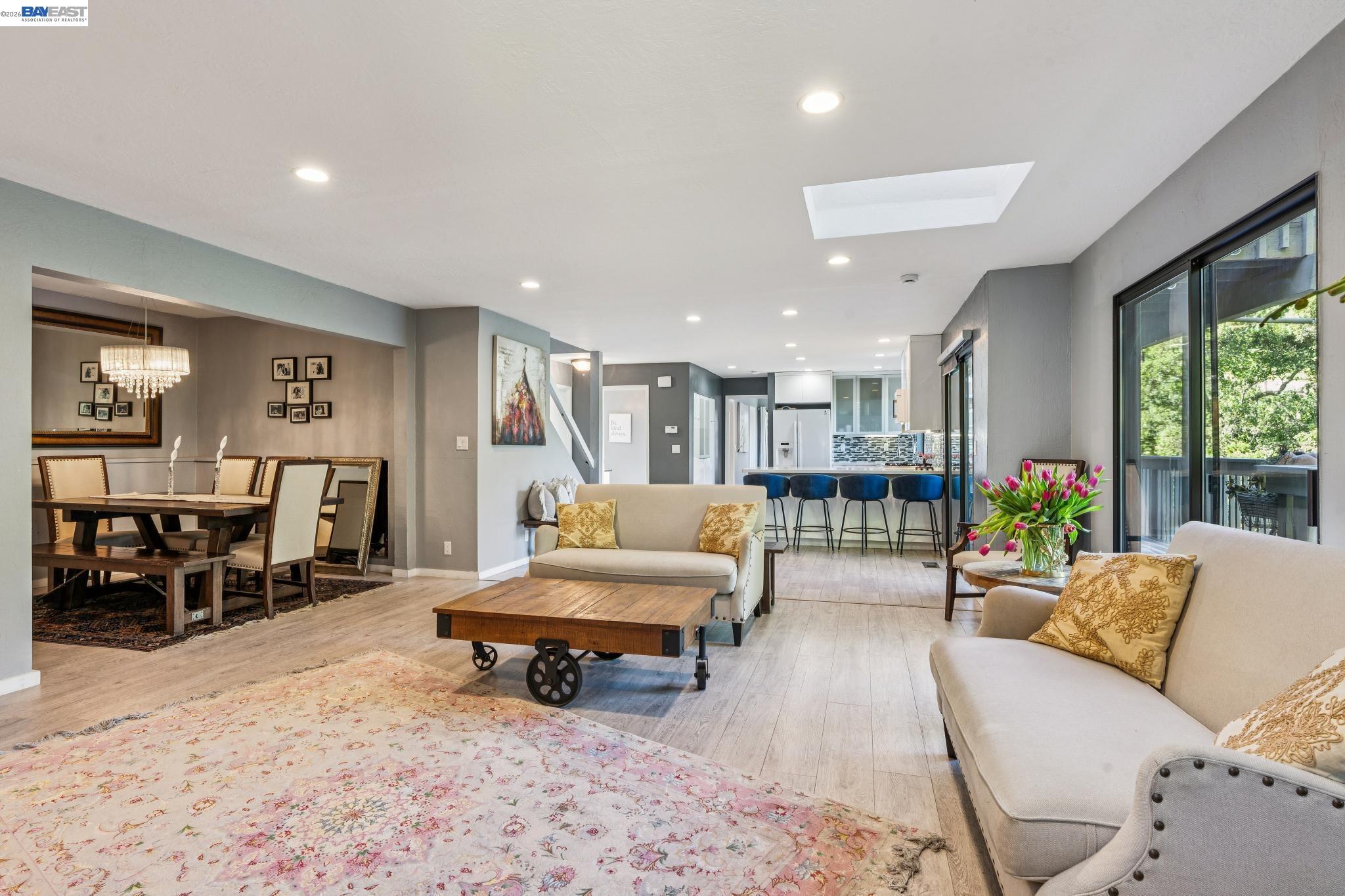 Detail Gallery Image 12 of 56 For 44 Hagen Oaks Ct, Alamo,  CA 94507 - 3 Beds | 2/1 Baths