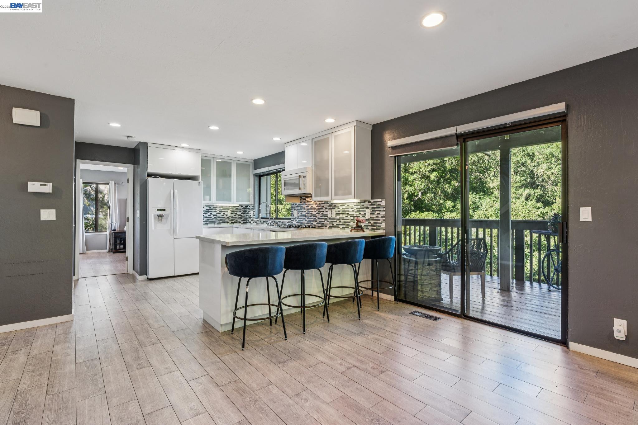 Detail Gallery Image 15 of 56 For 44 Hagen Oaks Ct, Alamo,  CA 94507 - 3 Beds | 2/1 Baths