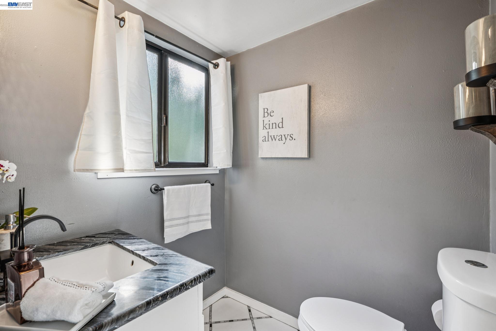 Detail Gallery Image 16 of 56 For 44 Hagen Oaks Ct, Alamo,  CA 94507 - 3 Beds | 2/1 Baths