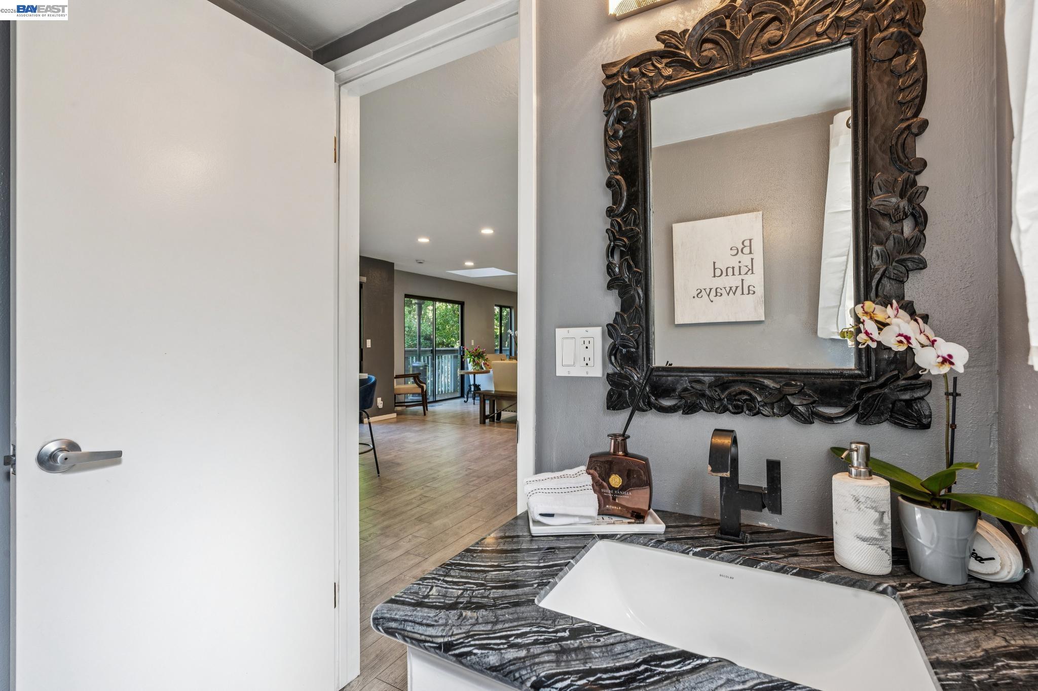 Detail Gallery Image 17 of 56 For 44 Hagen Oaks Ct, Alamo,  CA 94507 - 3 Beds | 2/1 Baths