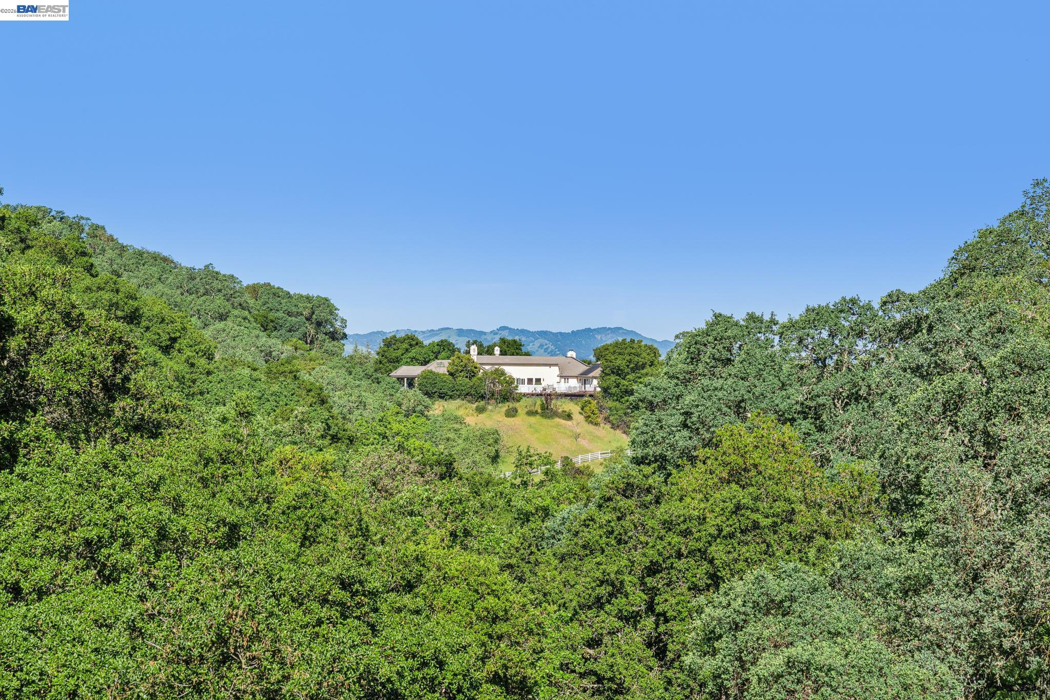 Detail Gallery Image 24 of 56 For 44 Hagen Oaks Ct, Alamo,  CA 94507 - 3 Beds | 2/1 Baths