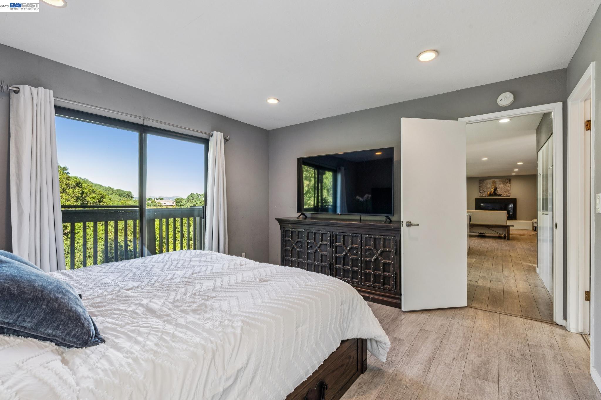 Detail Gallery Image 33 of 56 For 44 Hagen Oaks Ct, Alamo,  CA 94507 - 3 Beds | 2/1 Baths