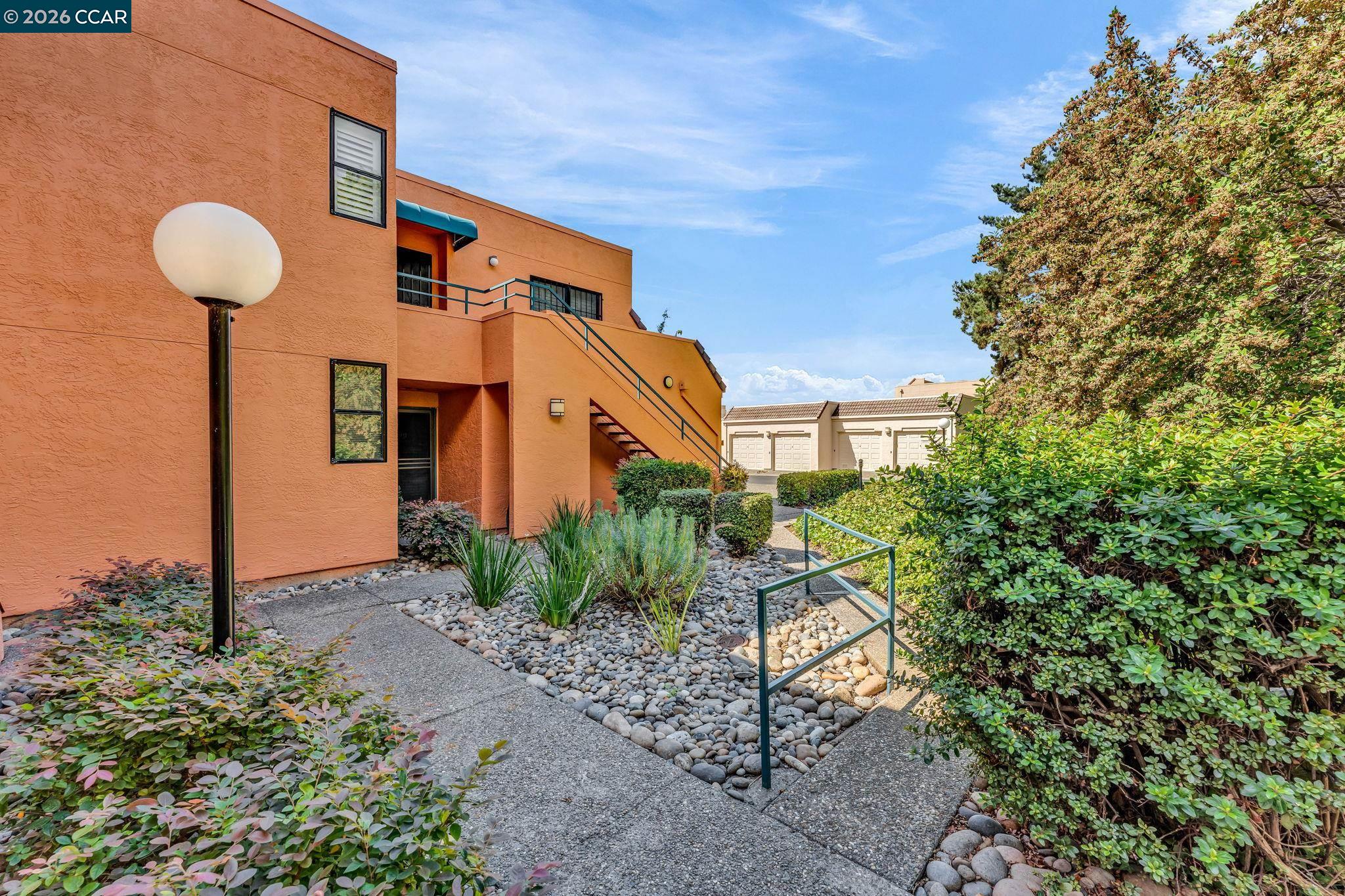 Detail Gallery Image 5 of 44 For 196 Nantucket Lane, Vallejo,  CA 94590 - 1 Beds | 1 Baths