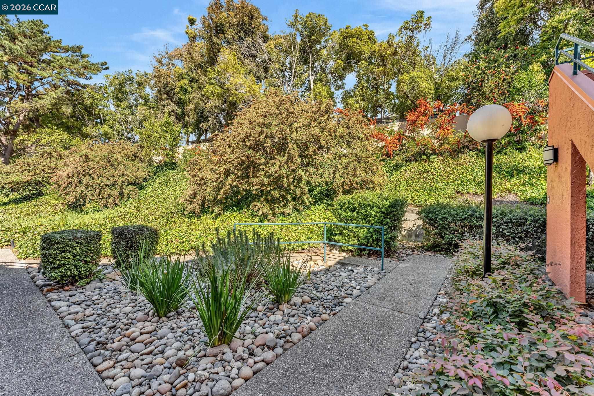 Detail Gallery Image 6 of 44 For 196 Nantucket Lane, Vallejo,  CA 94590 - 1 Beds | 1 Baths