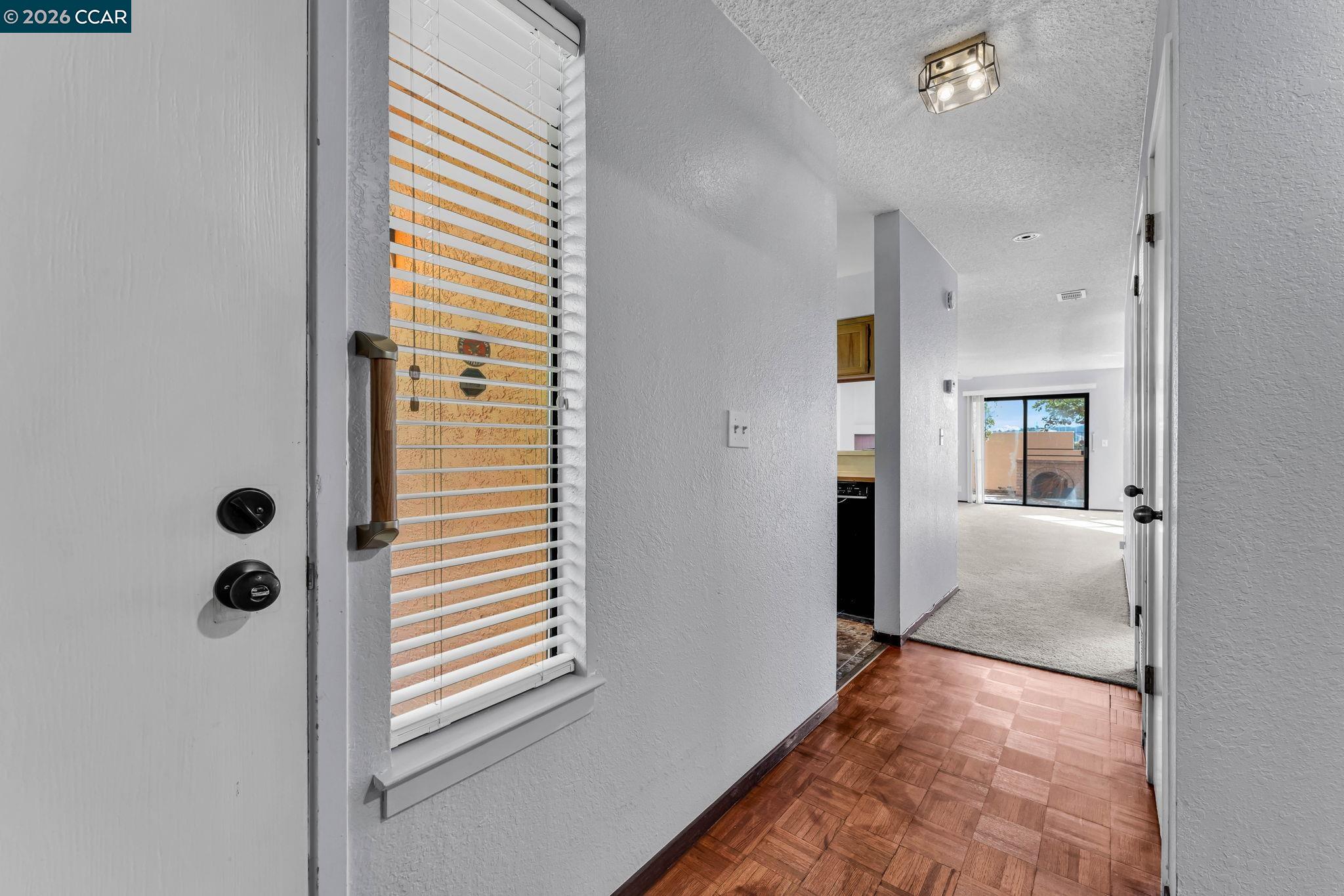 Detail Gallery Image 8 of 44 For 196 Nantucket Lane, Vallejo,  CA 94590 - 1 Beds | 1 Baths