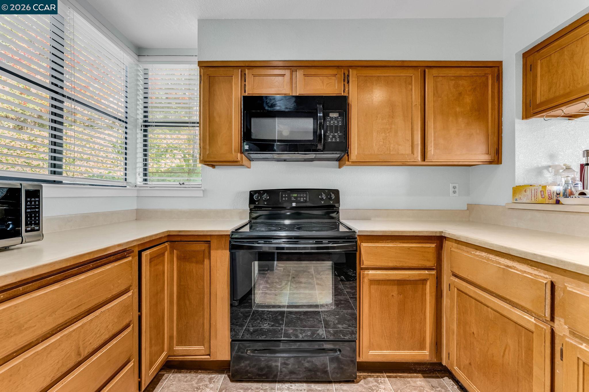 Detail Gallery Image 9 of 44 For 196 Nantucket Lane, Vallejo,  CA 94590 - 1 Beds | 1 Baths