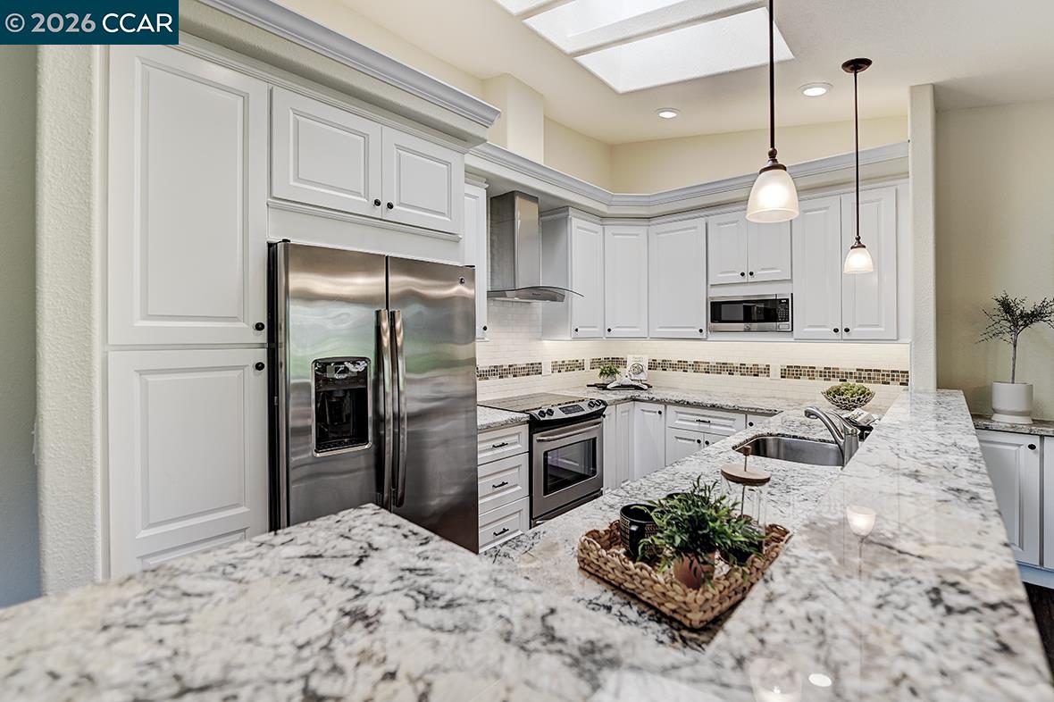 Photo #2: 41128405 Listing: Photo #2