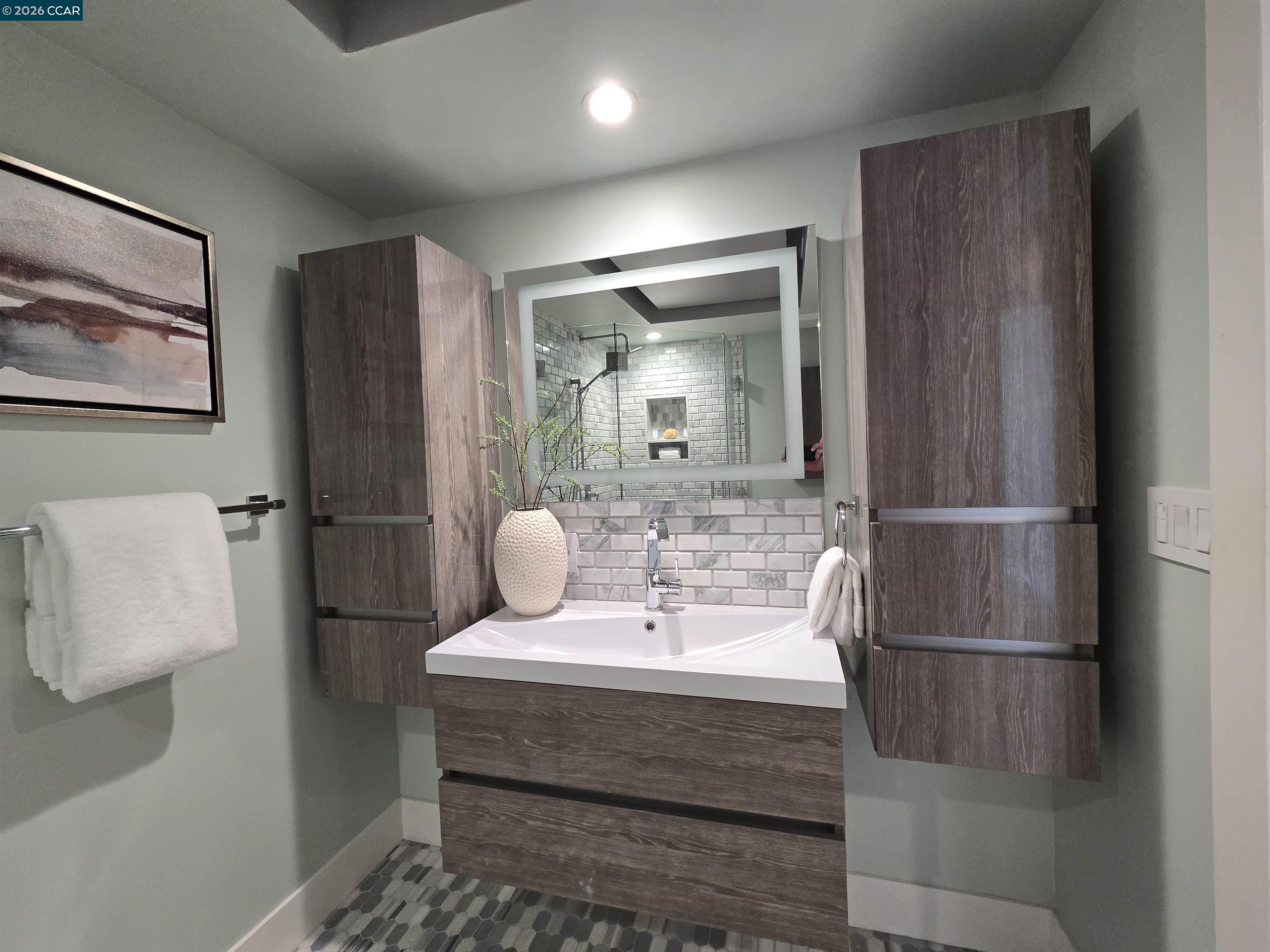 Photo #34: 41128408 Listing: Photo #34