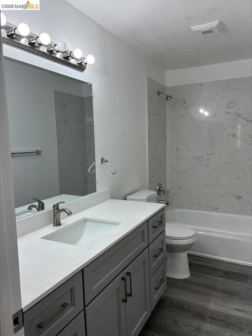 Photo #4: 41128409 Listing: Photo #4