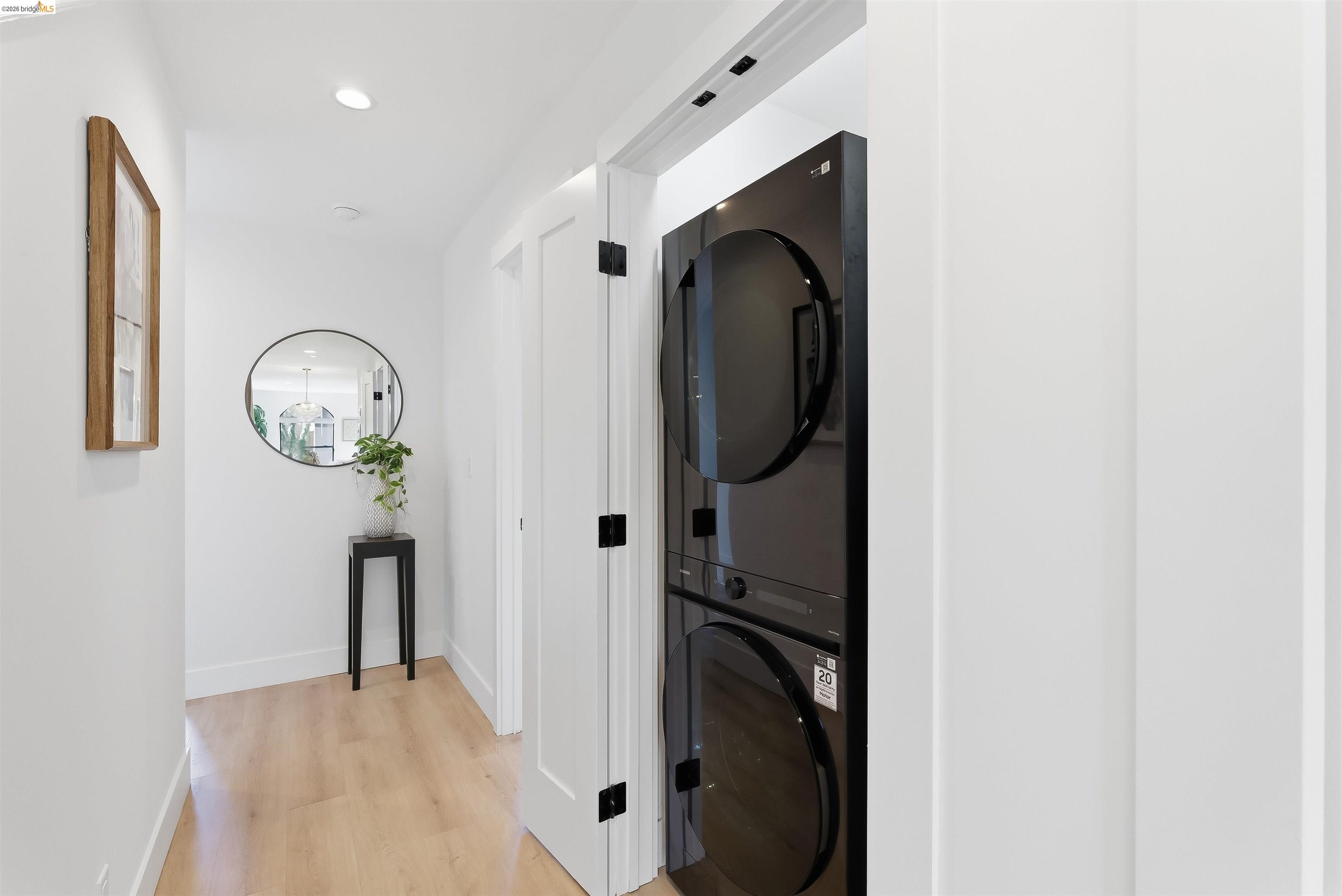 Detail Gallery Image 14 of 39 For 712 Masonic, Albany,  CA 94706 - 3 Beds | 2/1 Baths