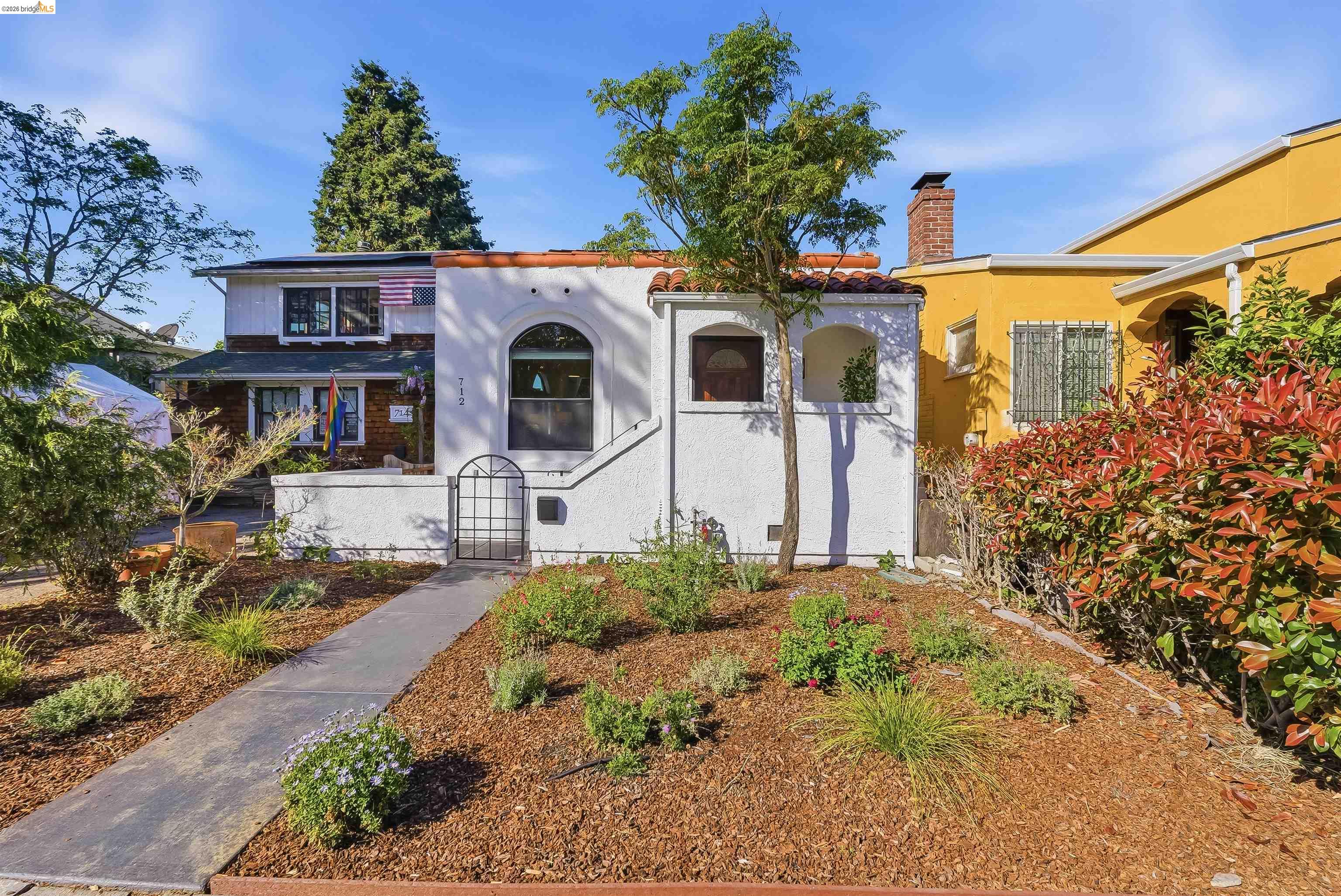 Detail Gallery Image 28 of 39 For 712 Masonic, Albany,  CA 94706 - 3 Beds | 2/1 Baths