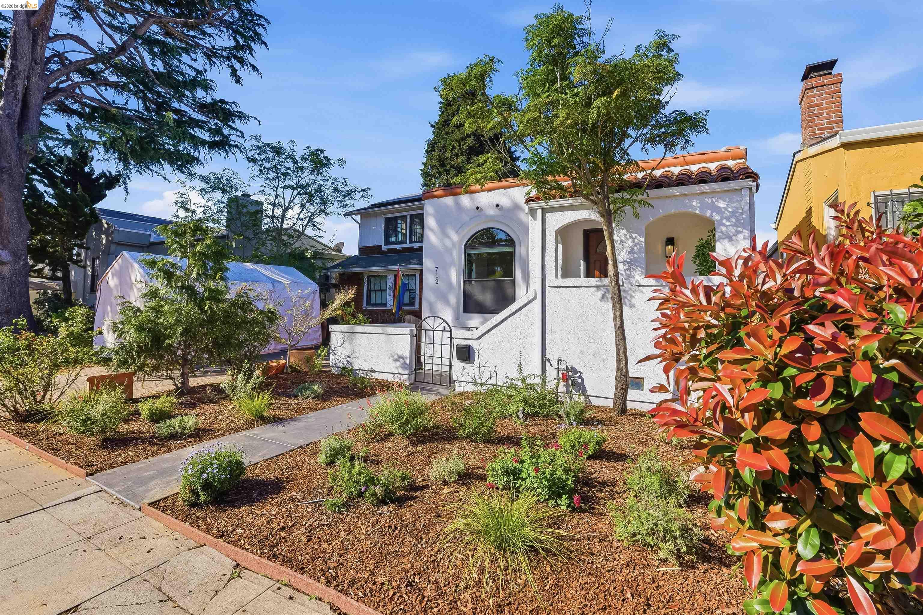 Detail Gallery Image 30 of 39 For 712 Masonic, Albany,  CA 94706 - 3 Beds | 2/1 Baths