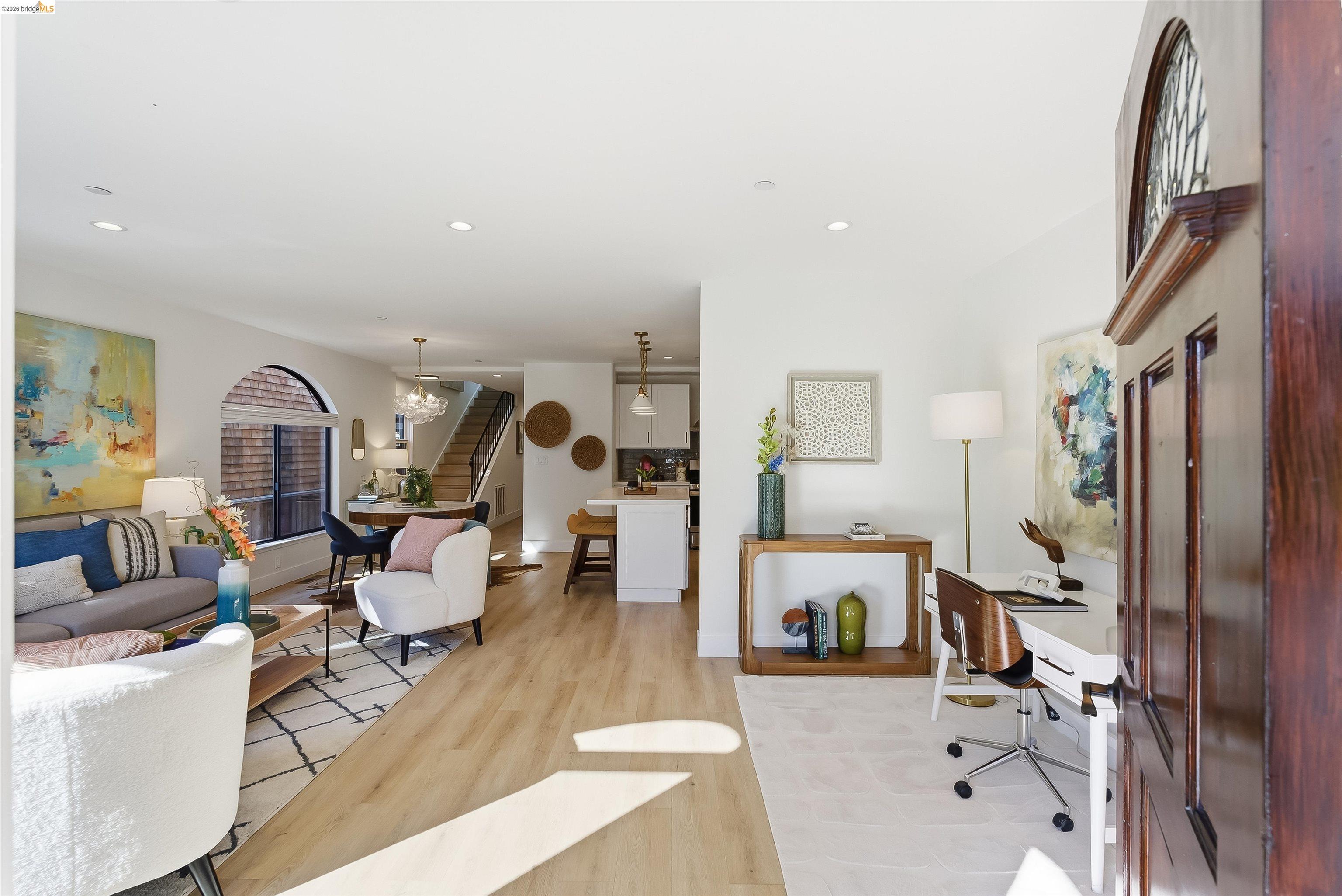 Detail Gallery Image 4 of 39 For 712 Masonic, Albany,  CA 94706 - 3 Beds | 2/1 Baths