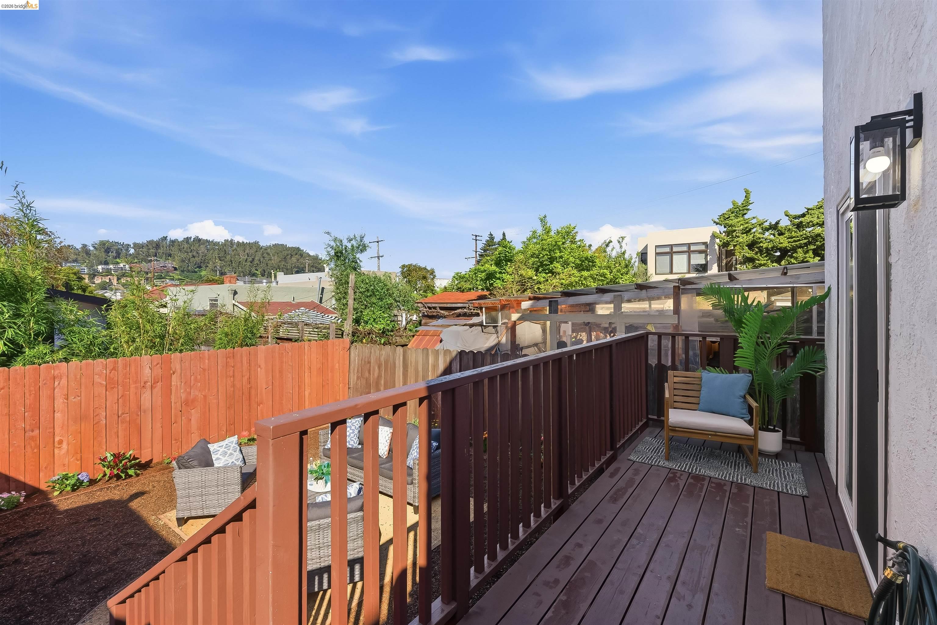 Detail Gallery Image 35 of 39 For 712 Masonic, Albany,  CA 94706 - 3 Beds | 2/1 Baths