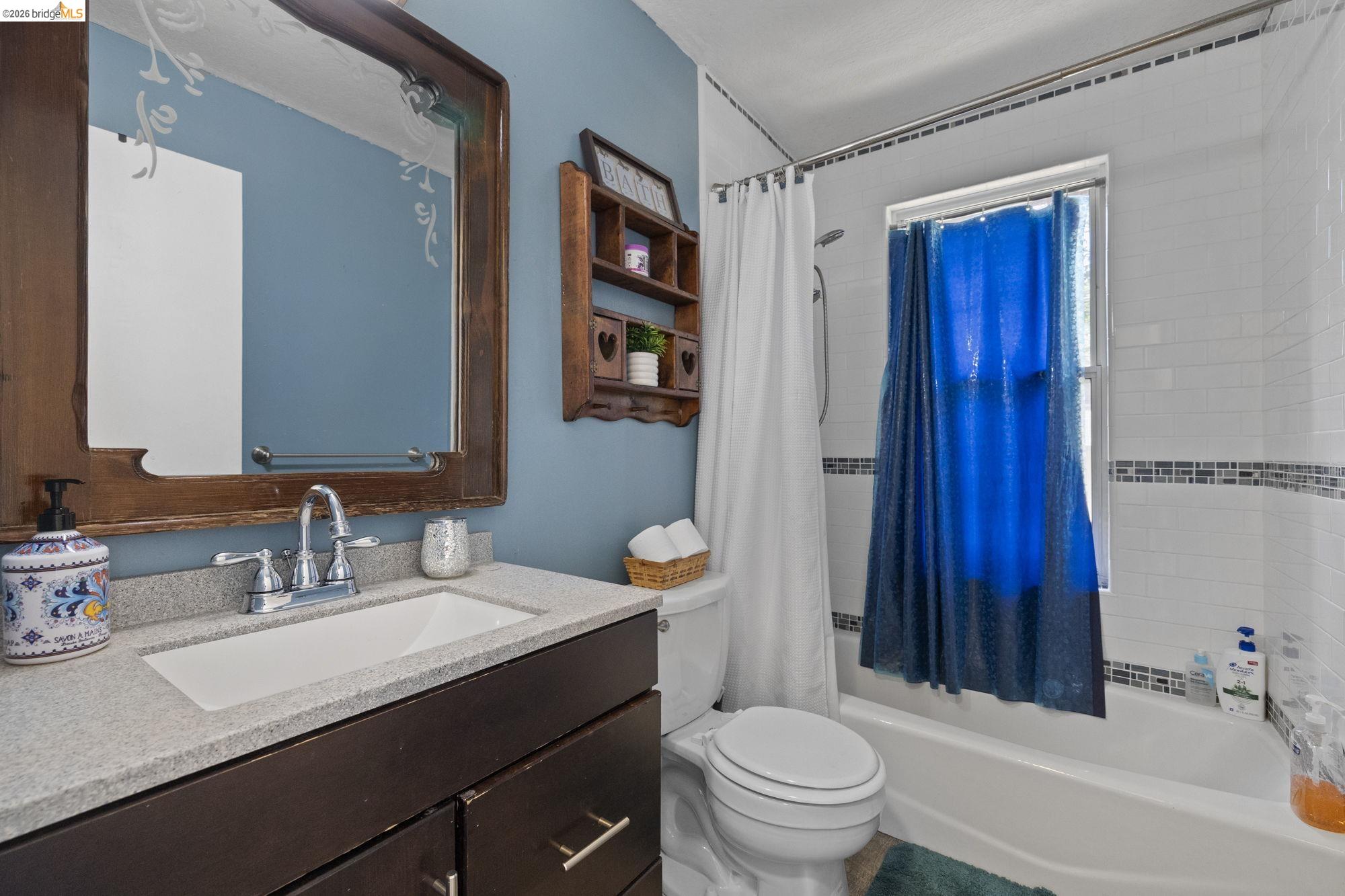 Detail Gallery Image 8 of 32 For 20165 Eastview Dr, Tuolumne,  CA 95379 - 2 Beds | 2 Baths