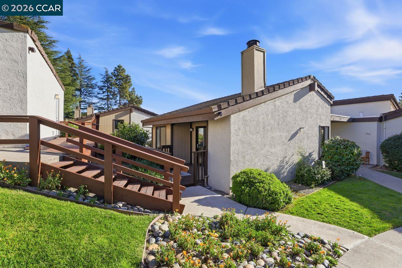 Detail Gallery Image 2 of 27 For 221 Tangerine Ct, San Ramon,  CA 94583 - 2 Beds | 2 Baths