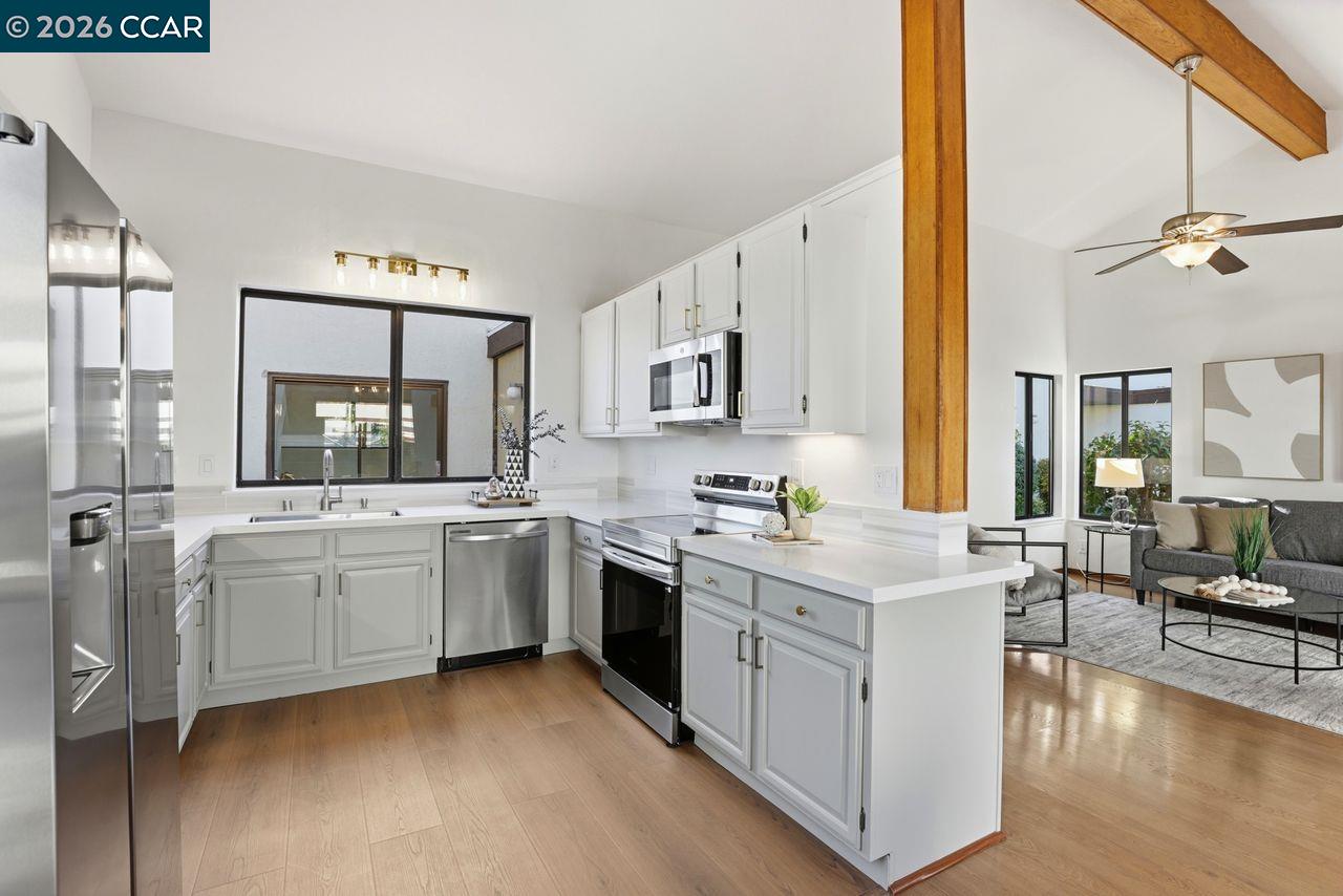 Detail Gallery Image 11 of 27 For 221 Tangerine Ct, San Ramon,  CA 94583 - 2 Beds | 2 Baths