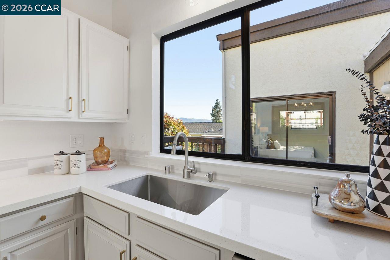 Detail Gallery Image 13 of 27 For 221 Tangerine Ct, San Ramon,  CA 94583 - 2 Beds | 2 Baths