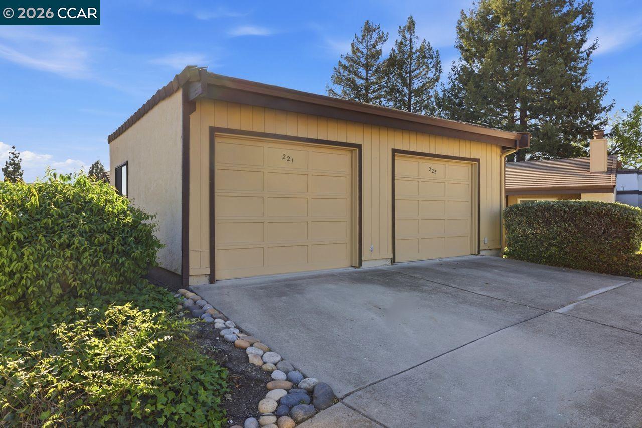 Detail Gallery Image 24 of 27 For 221 Tangerine Ct, San Ramon,  CA 94583 - 2 Beds | 2 Baths