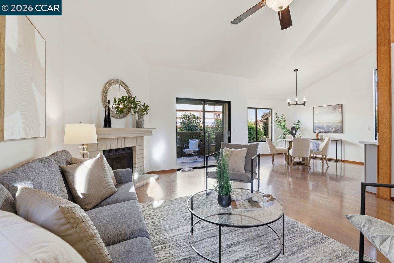 Detail Gallery Image 7 of 27 For 221 Tangerine Ct, San Ramon,  CA 94583 - 2 Beds | 2 Baths