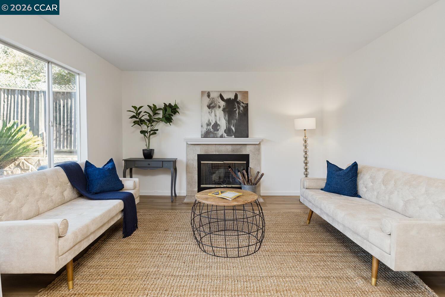 Detail Gallery Image 11 of 35 For 592 Ross Circle, Martinez,  CA 94553 - 5 Beds | 3 Baths