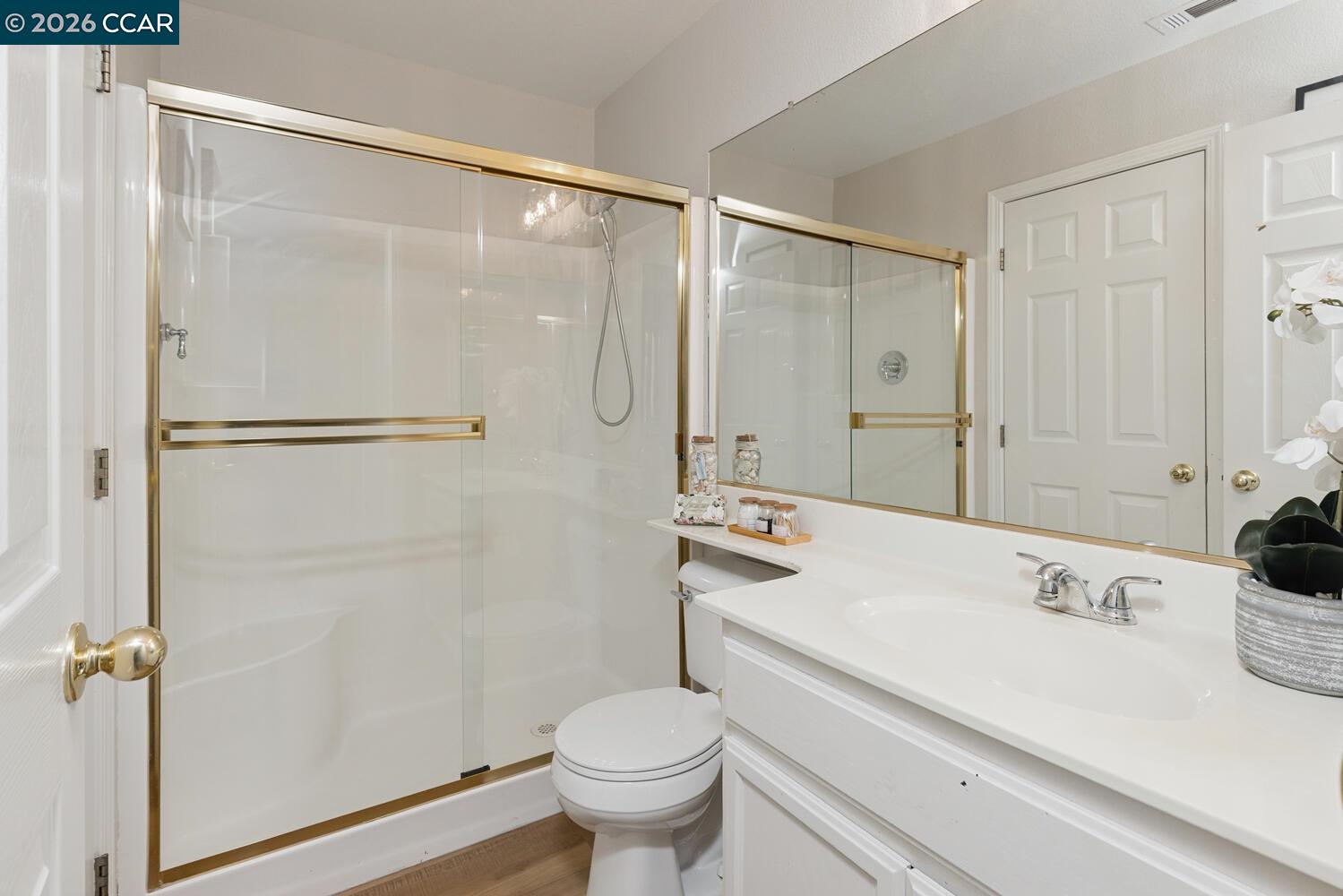 Detail Gallery Image 17 of 35 For 592 Ross Circle, Martinez,  CA 94553 - 5 Beds | 3 Baths