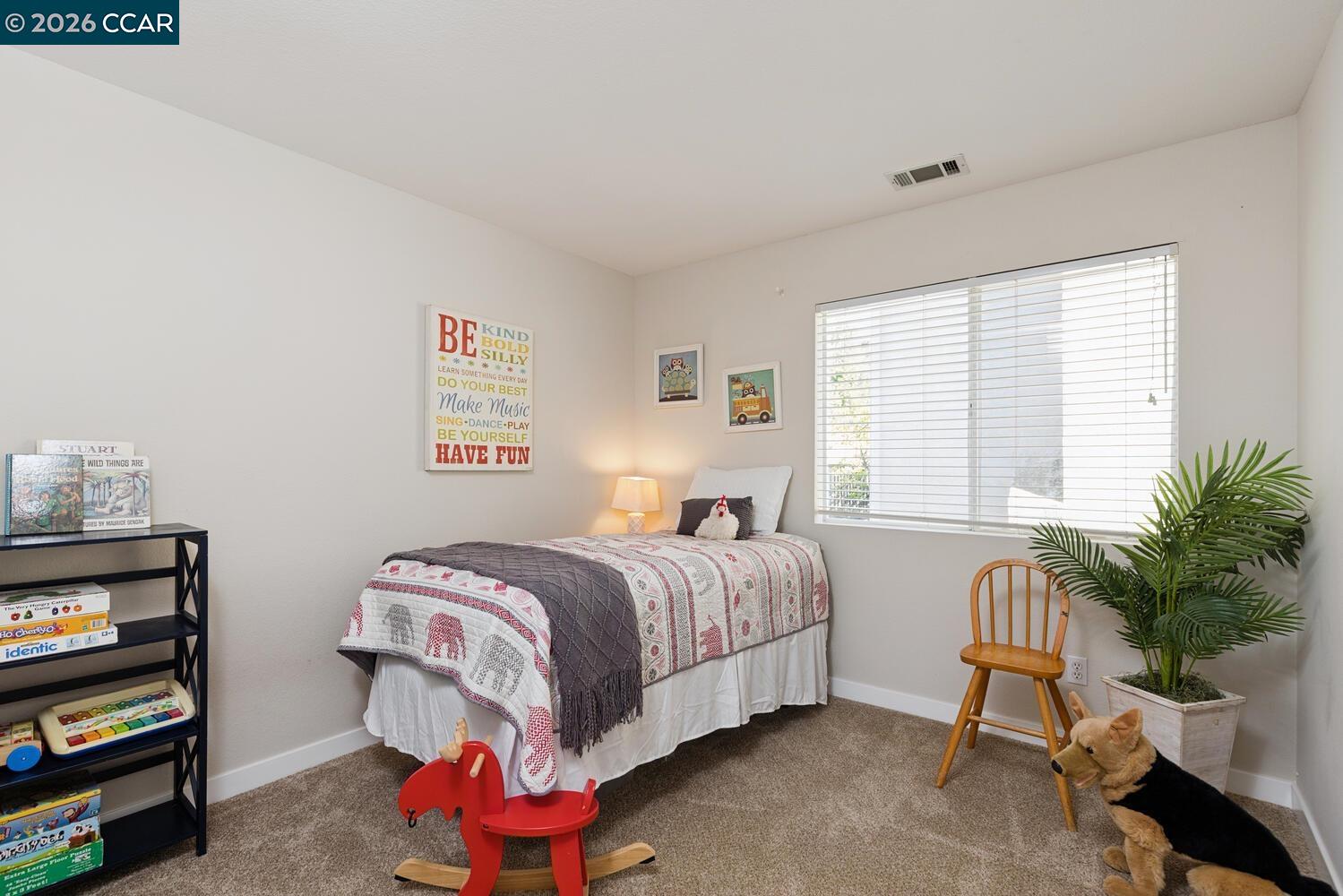 Detail Gallery Image 25 of 35 For 592 Ross Circle, Martinez,  CA 94553 - 5 Beds | 3 Baths